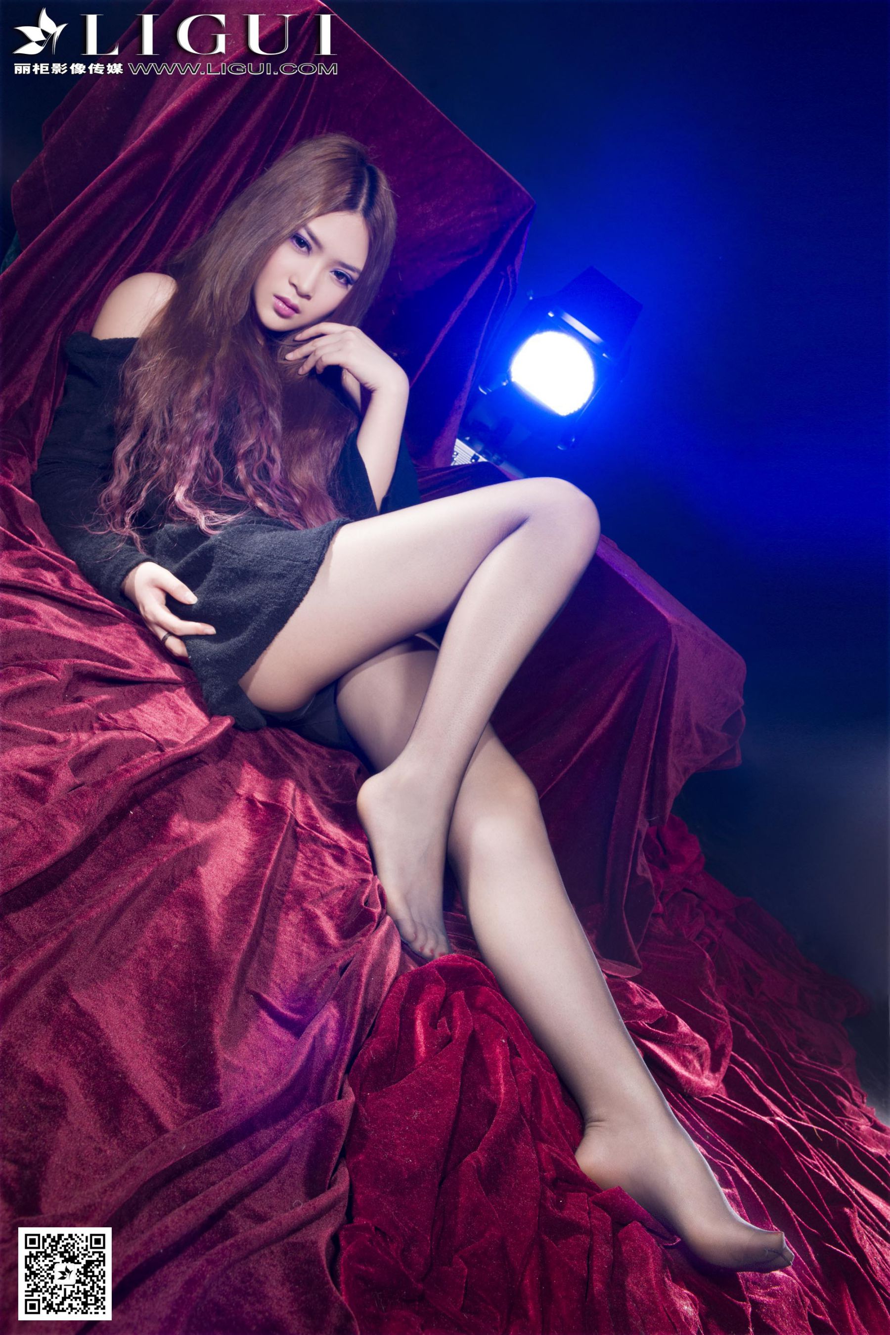 Model 允儿《极品灰丝高跟女郎》 [丽柜LiGui] 美腿玉足写真图片