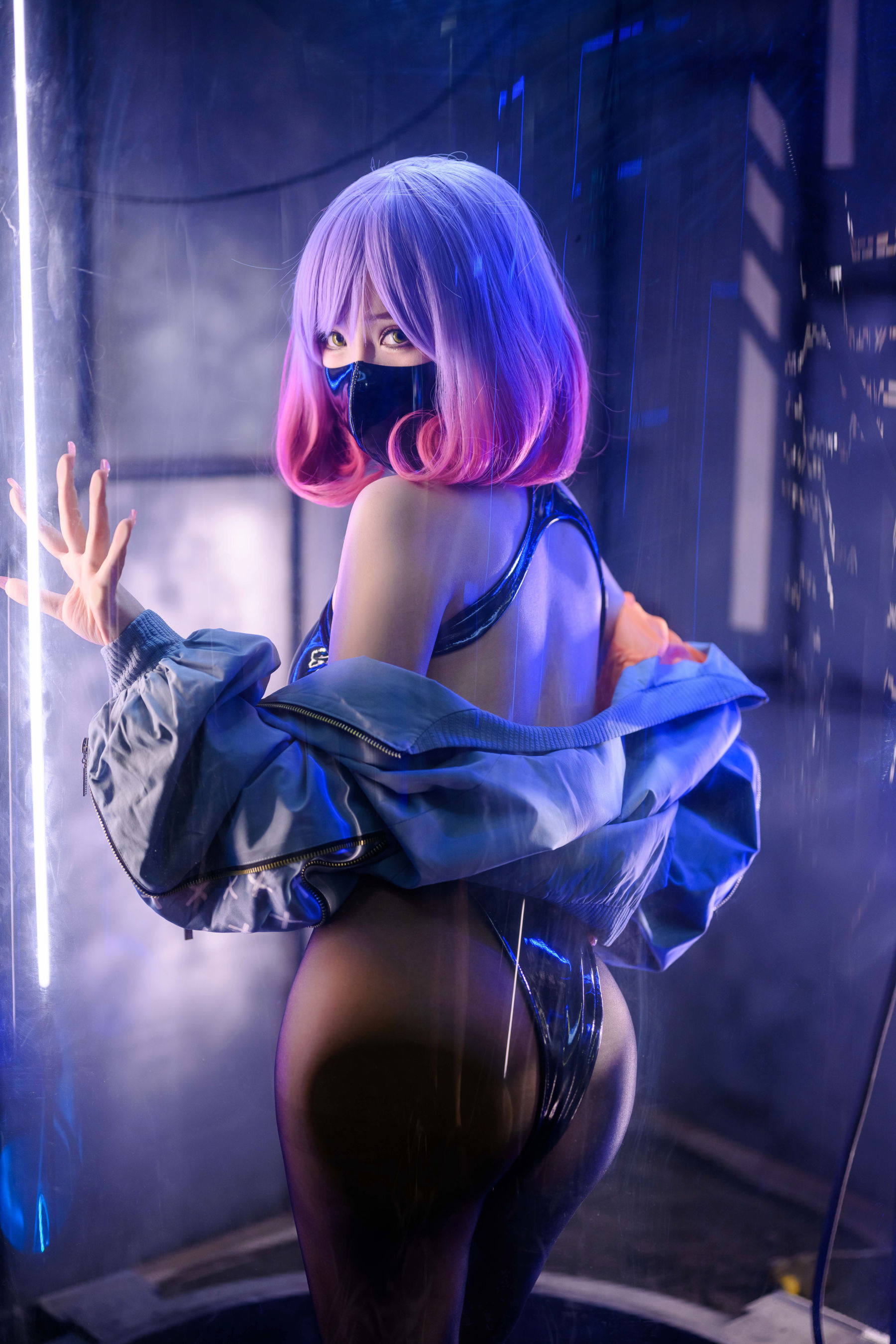二次元妹子抱走莫子aa LUNA
