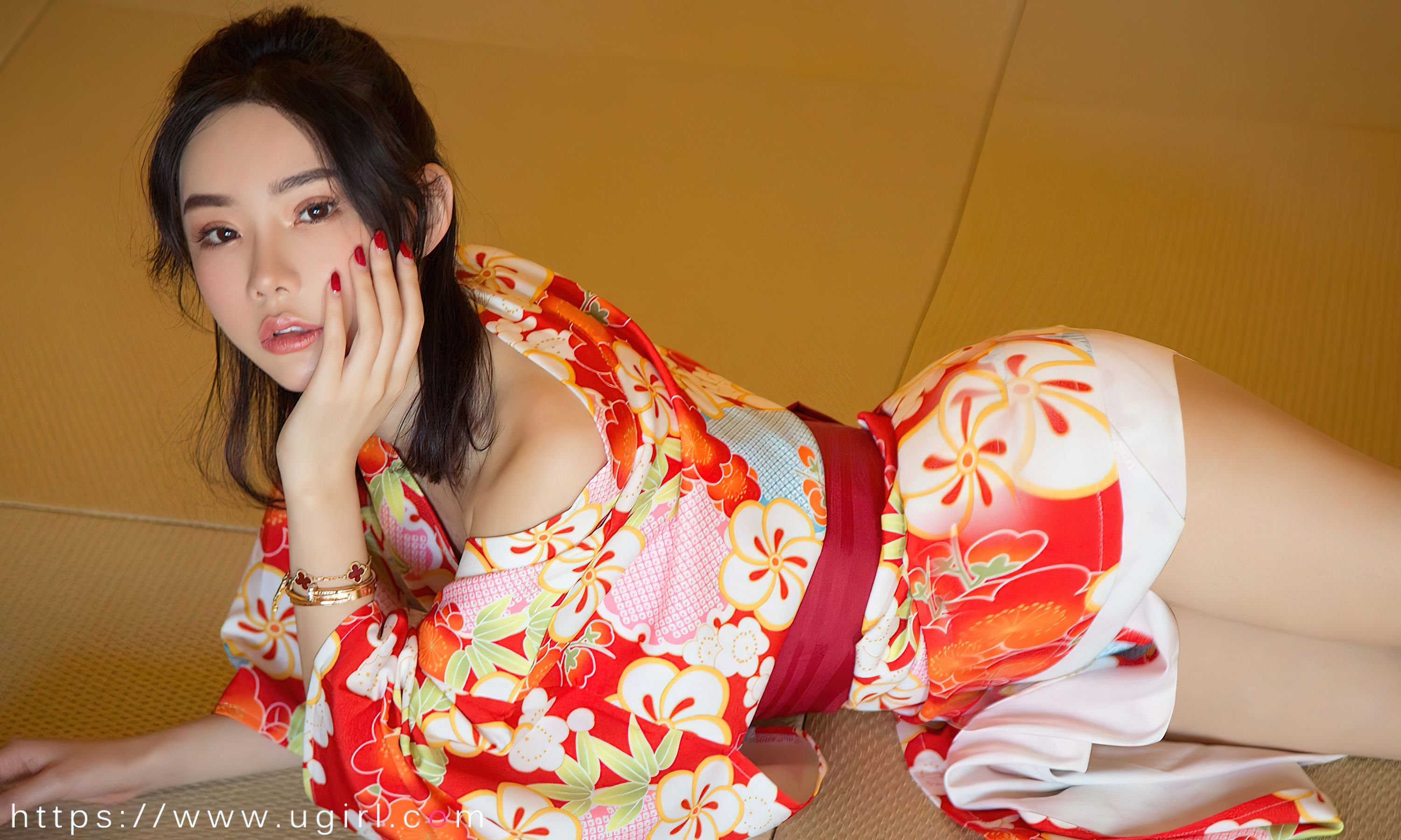 [Ugirls]爱尤物 No.2498 尘曲 萌琪琪