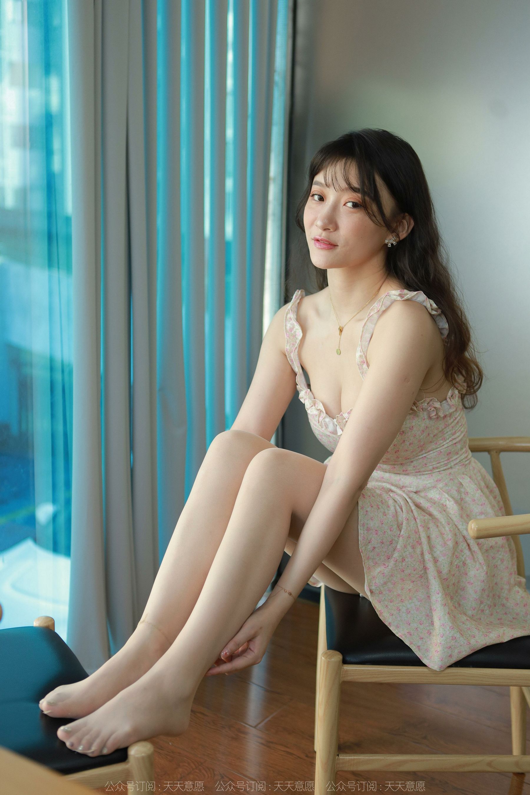IESS异思趣向 -   模特：秋秋《迷人事业线》