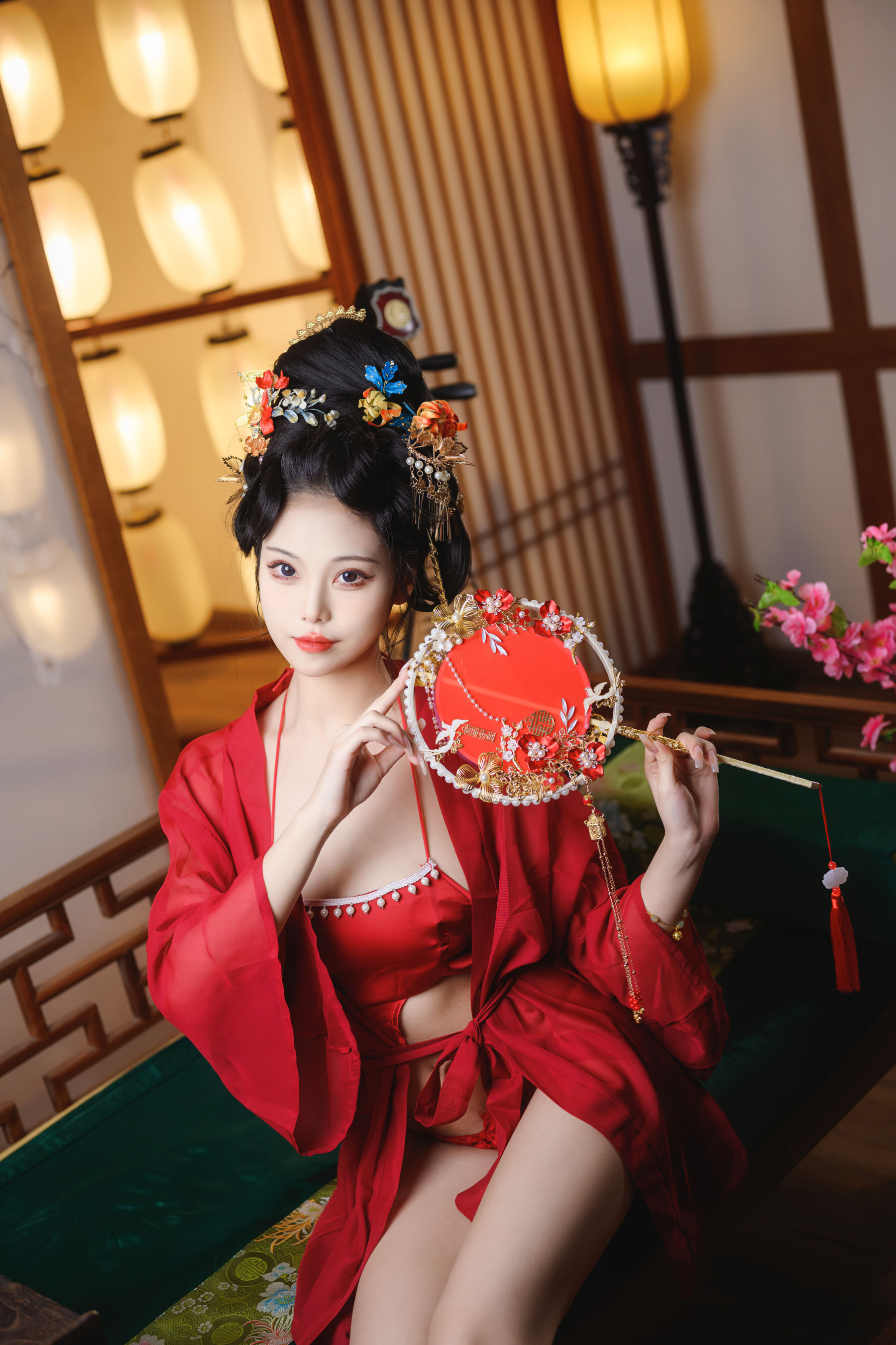 萌系小姐姐蜜汁猫裘 -   唐宫夜宴