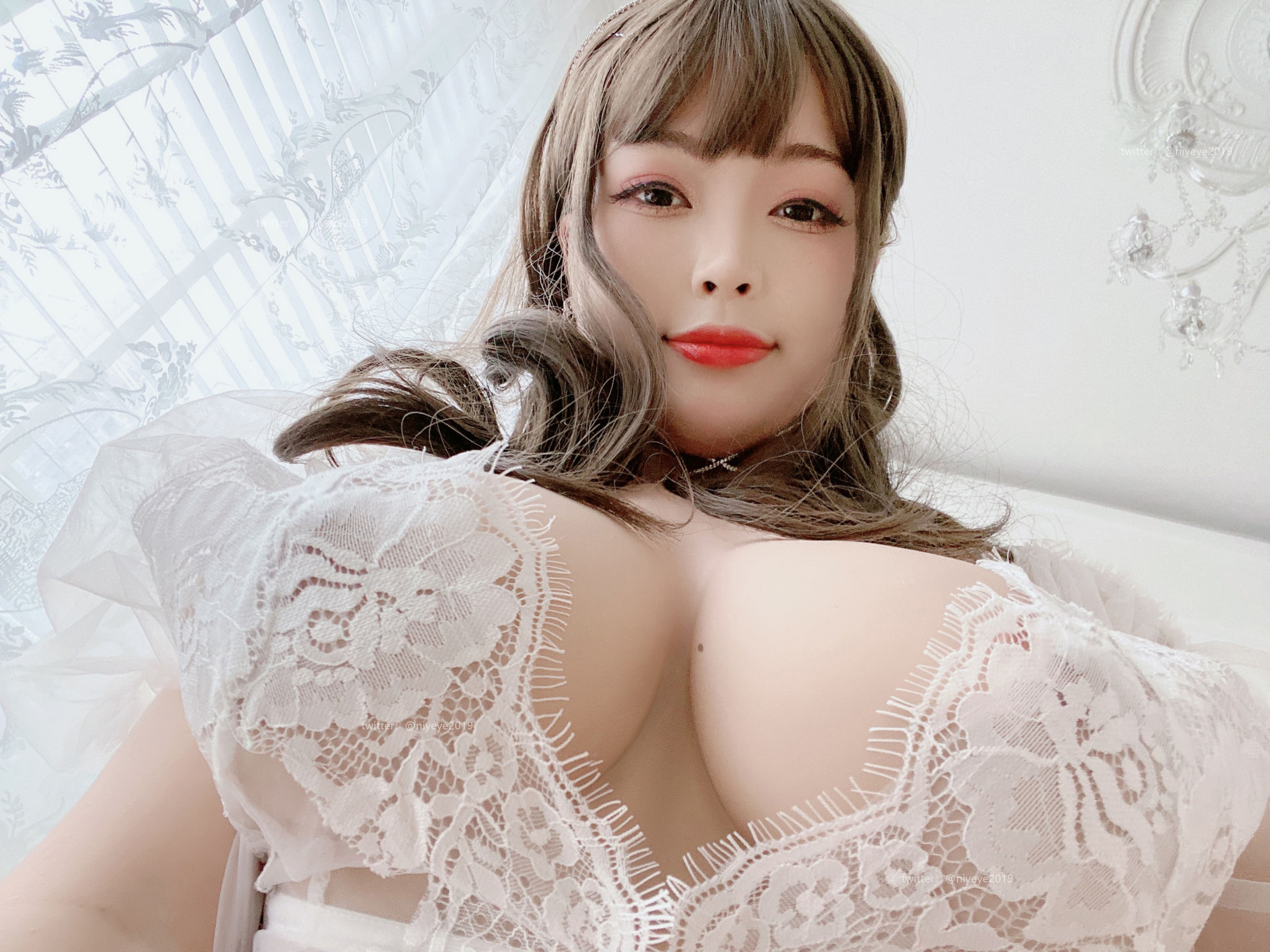 萌系小姐姐-白烨-&耶米西奶露 -   人妻の回家诱惑