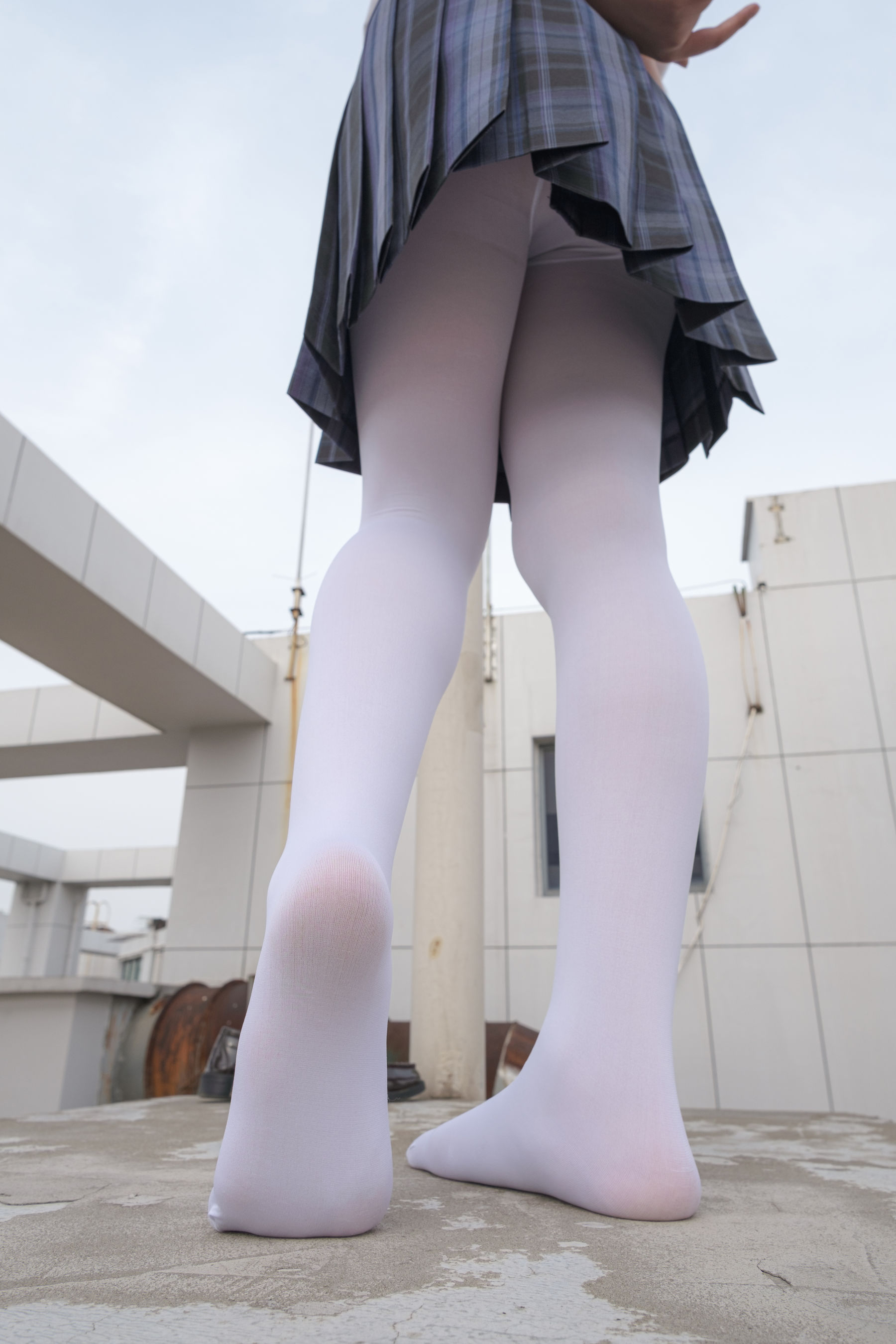 森萝财团写真 月下002 小夜 真空白丝 80D 户外