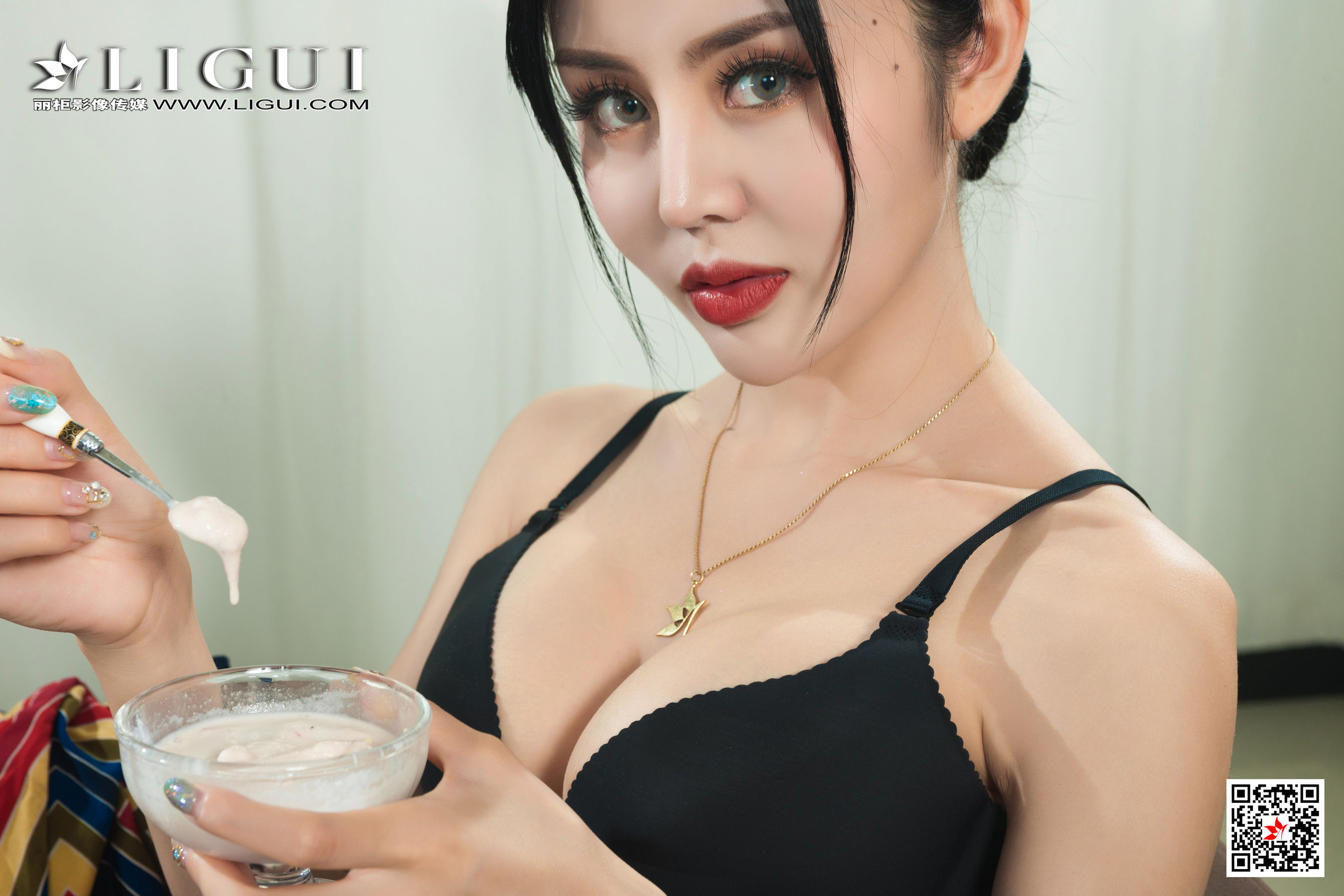 [Ligui丽柜] 2021.10.04 空姐的诱惑 凉儿