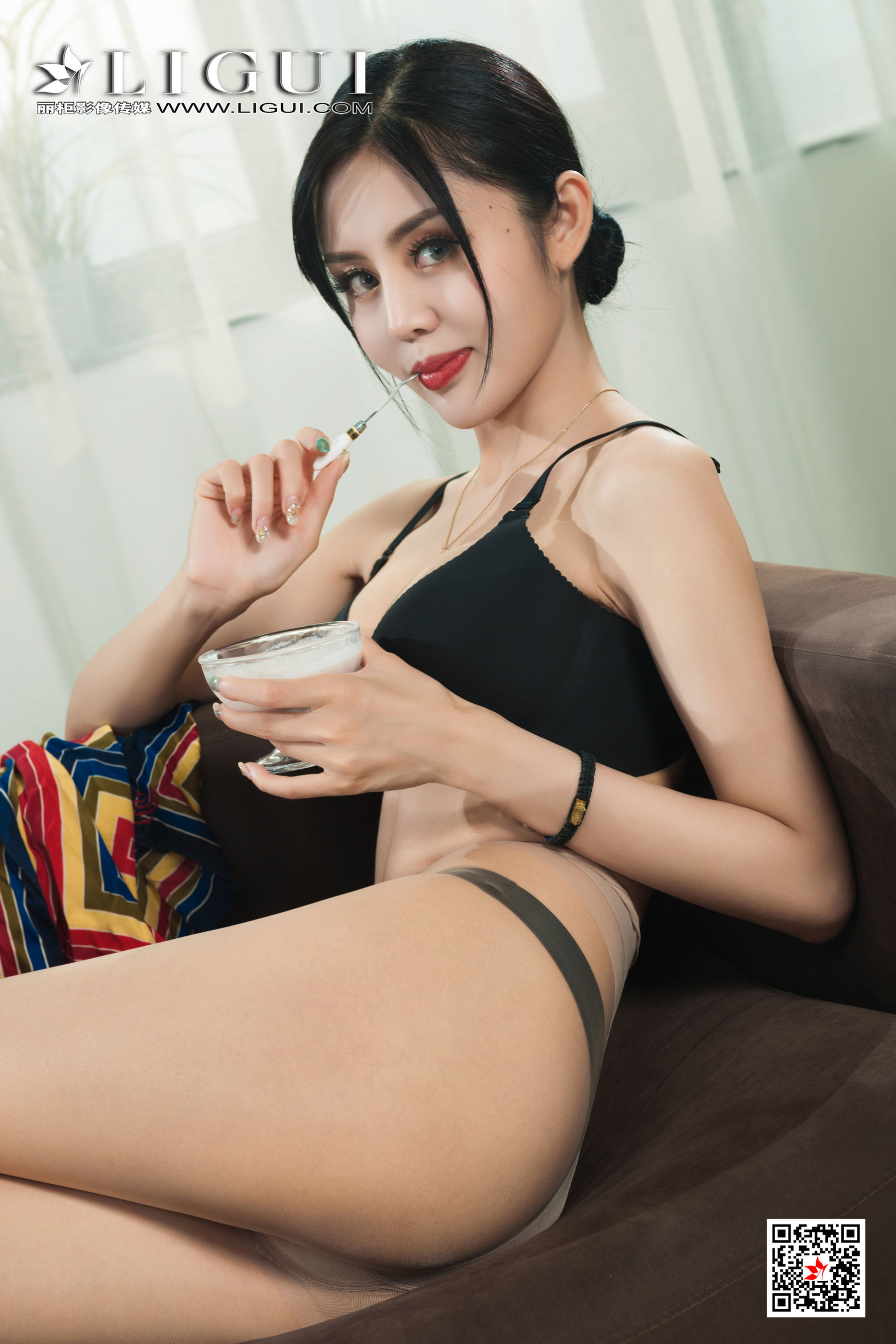 [Ligui丽柜] 2021.10.04 空姐的诱惑 凉儿