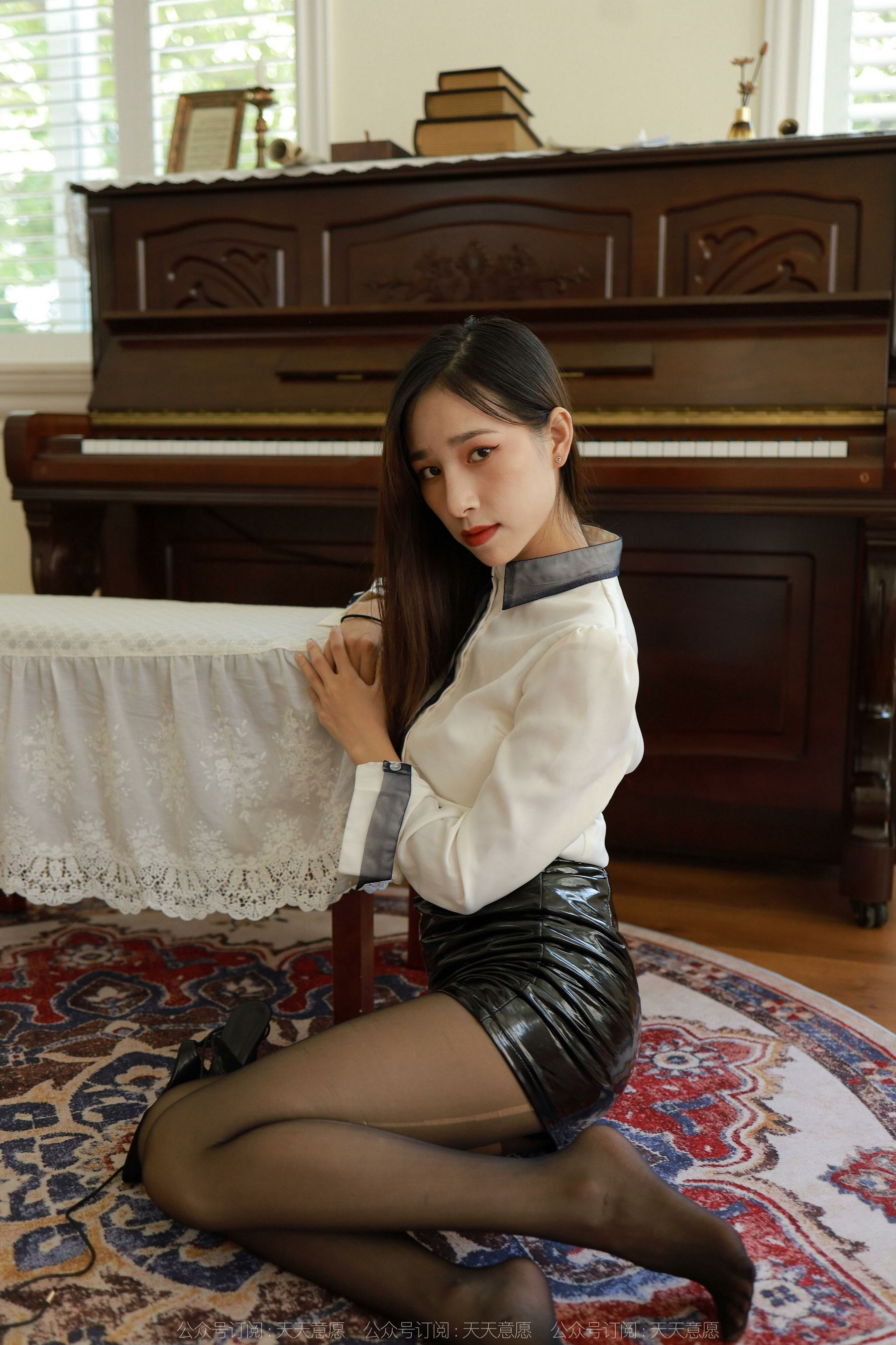 IESS异思趣向 - 模特： 美子 《嘿丝钢琴曲》