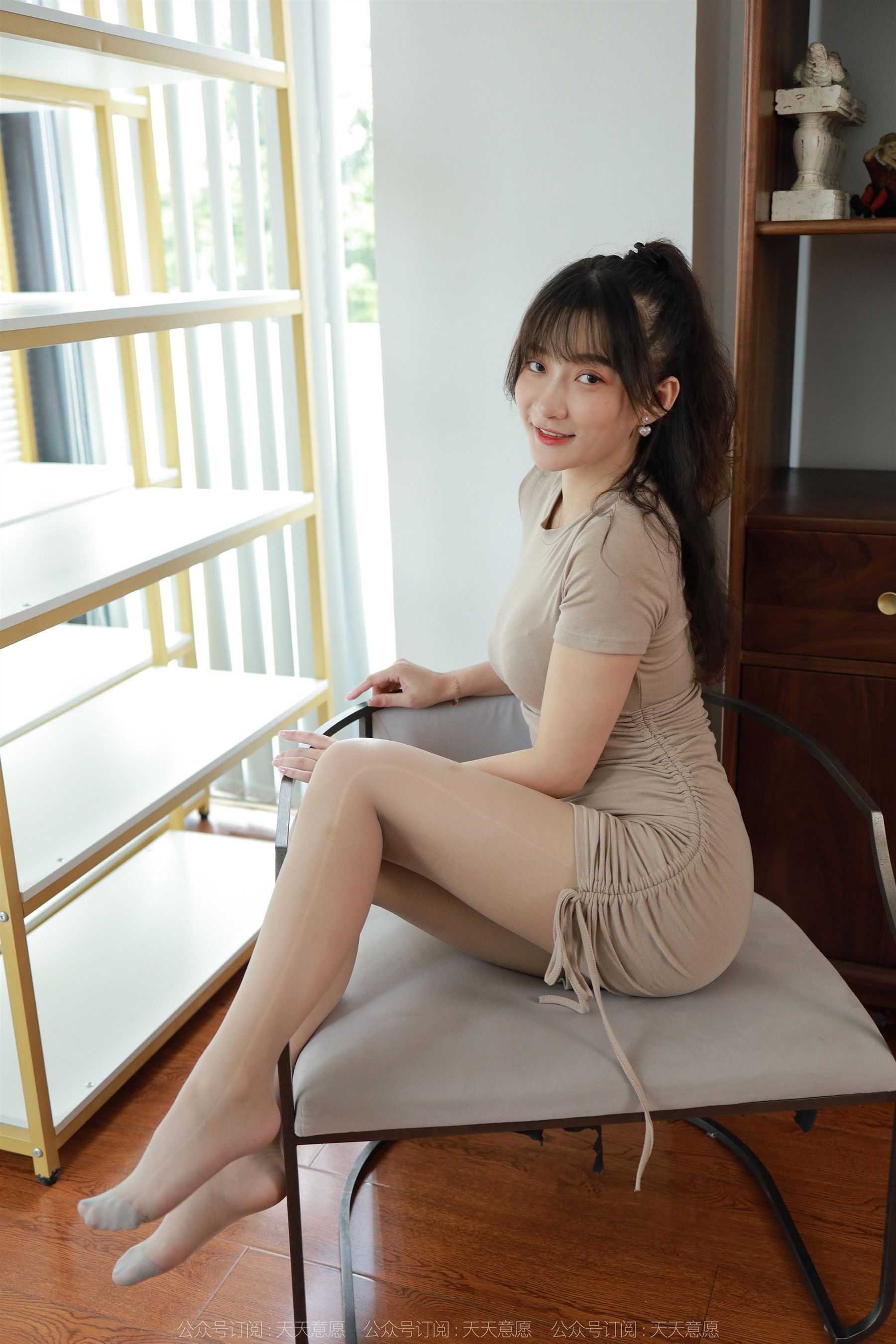 IESS异思趣向 - 模特： 秋秋 《寂寞的灰色》