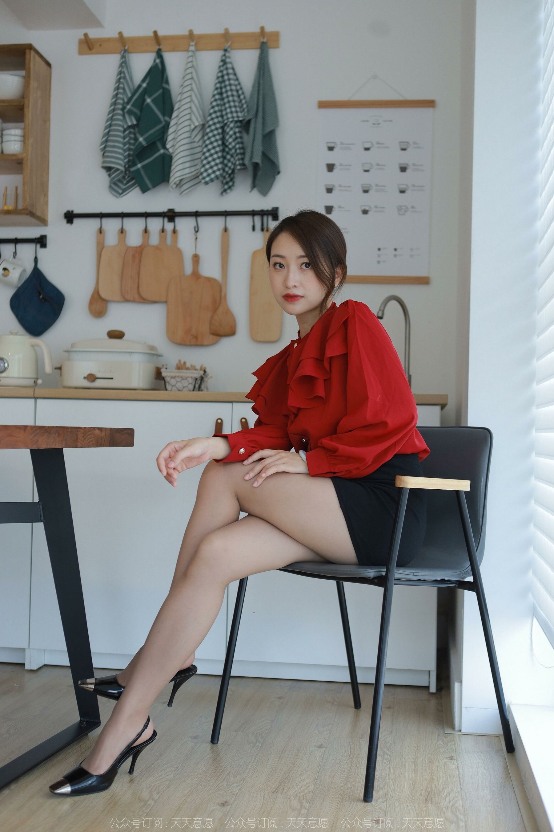 IESS异思趣向 - 模特： 小婕 《红色暗示》