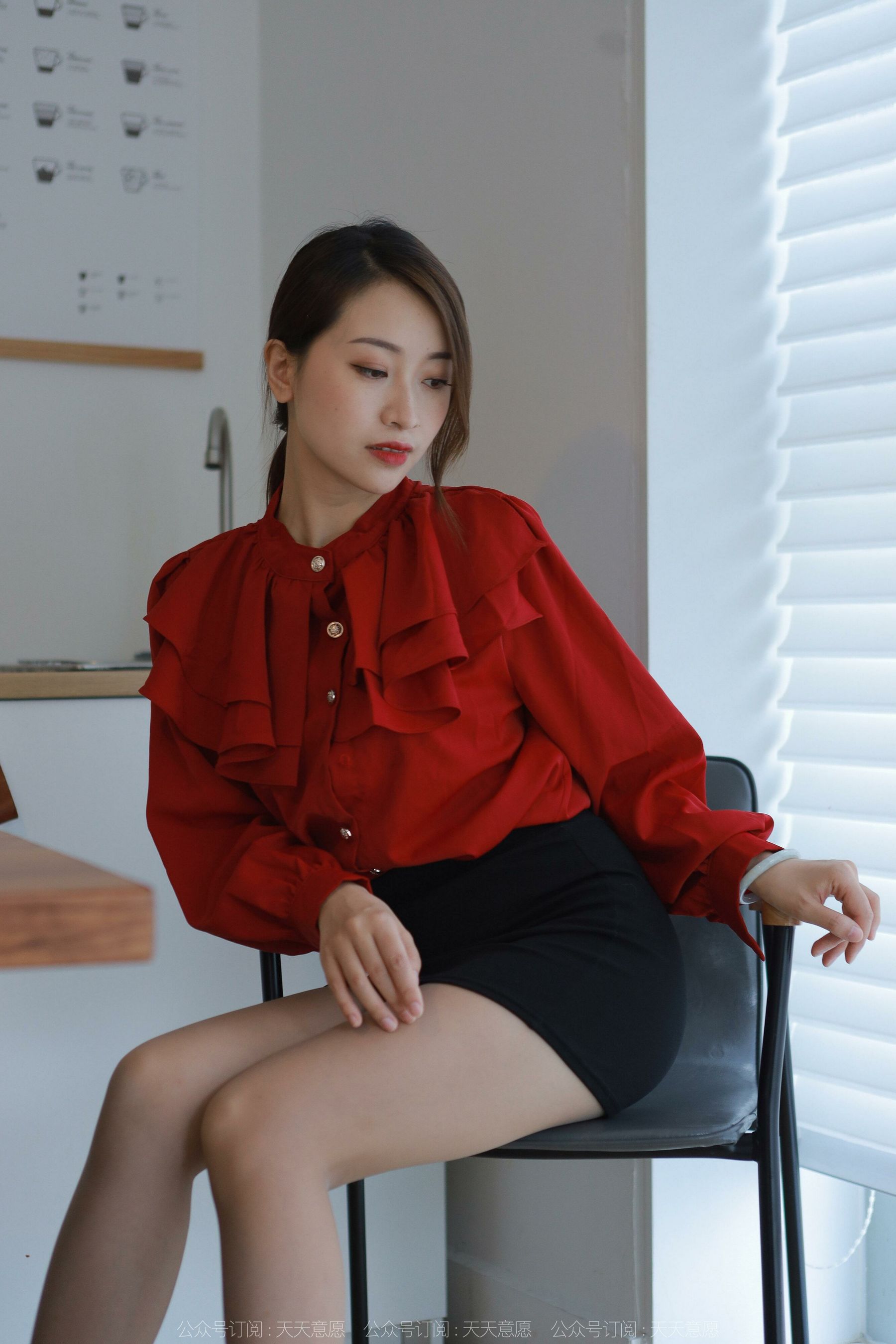 IESS异思趣向 - 模特： 小婕 《红色暗示》