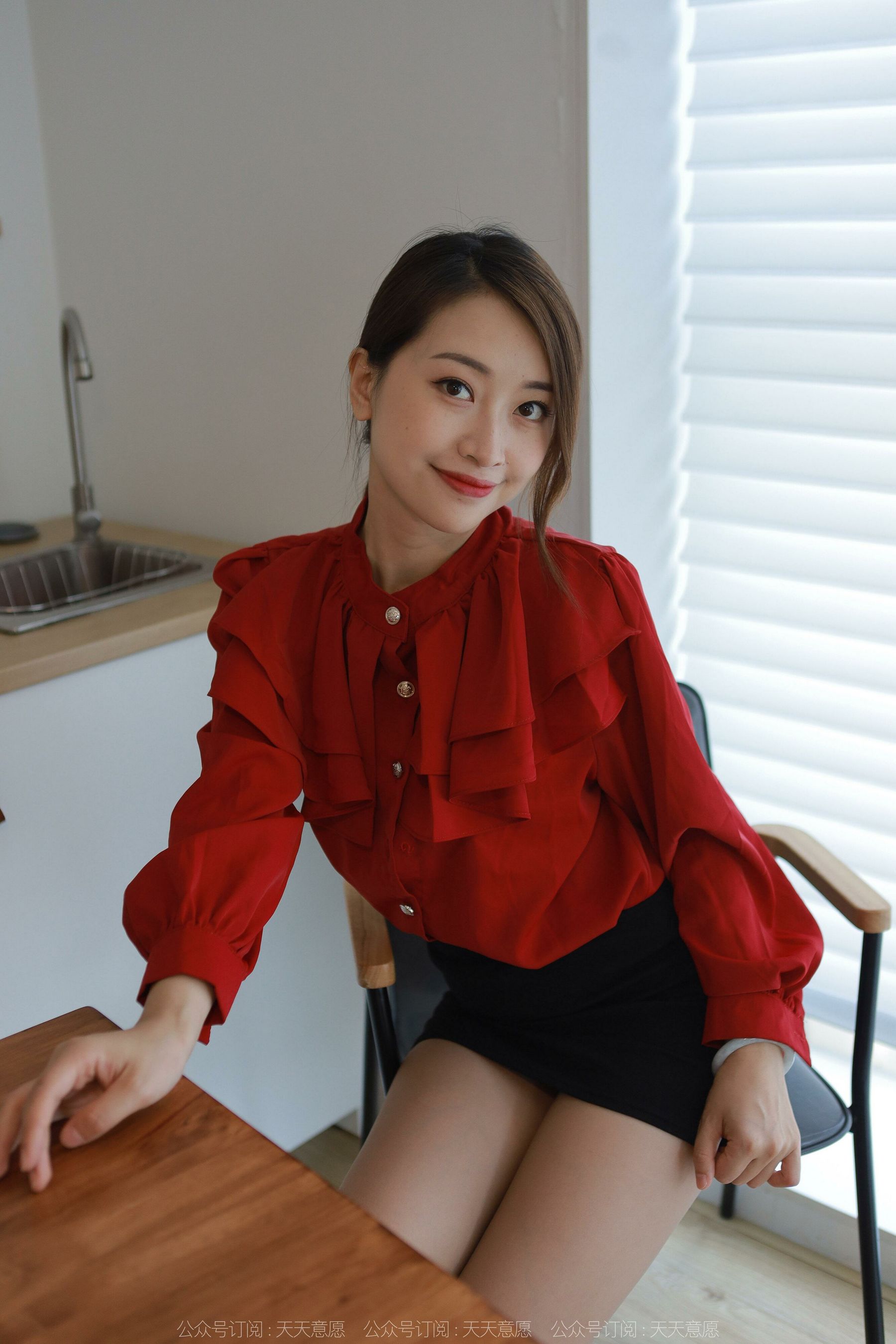 IESS异思趣向 - 模特： 小婕 《红色暗示》