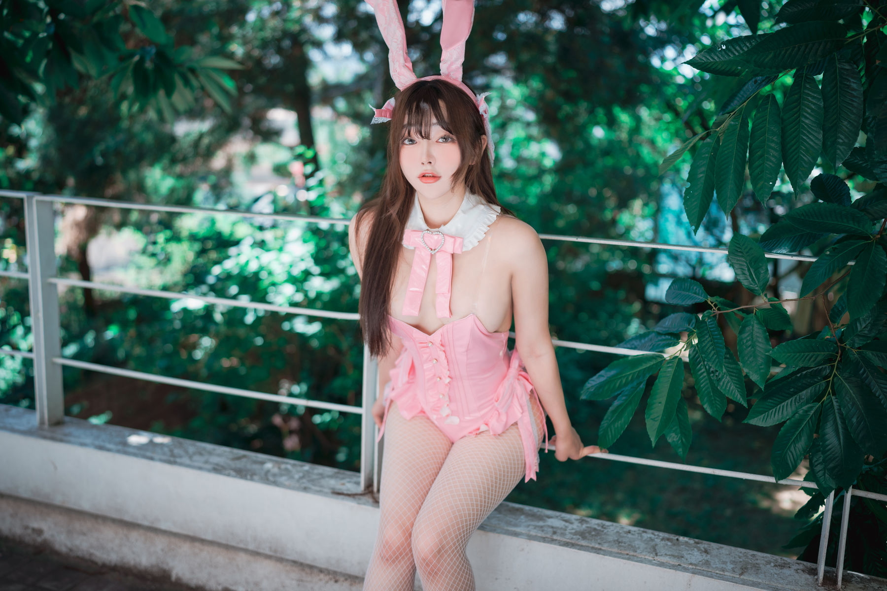 [DJAWA] Newbom - The Year of the Pink Bunny