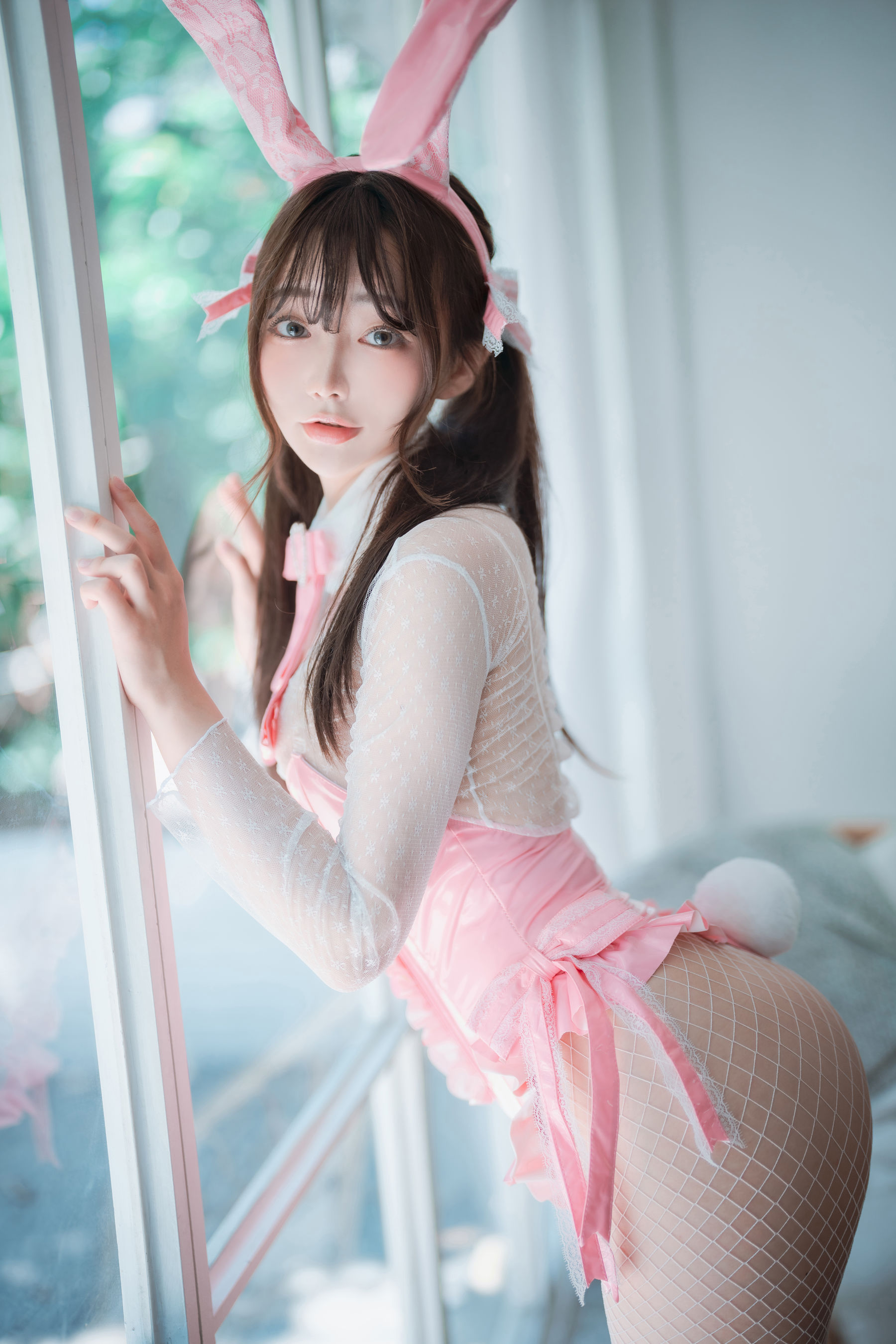 [DJAWA] Newbom - The Year of the Pink Bunny