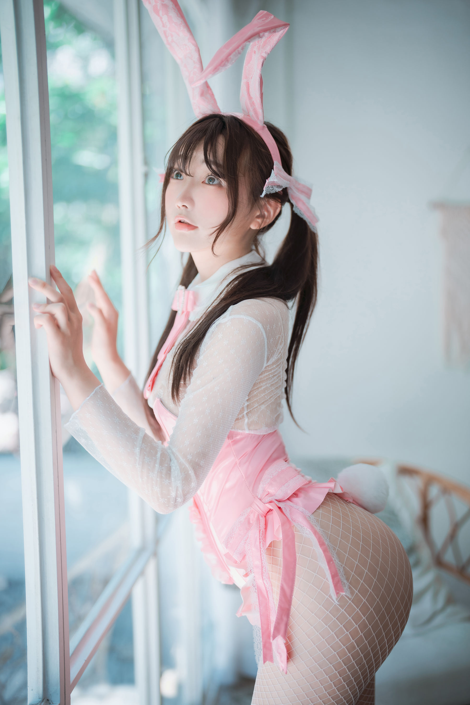[DJAWA] Newbom - The Year of the Pink Bunny