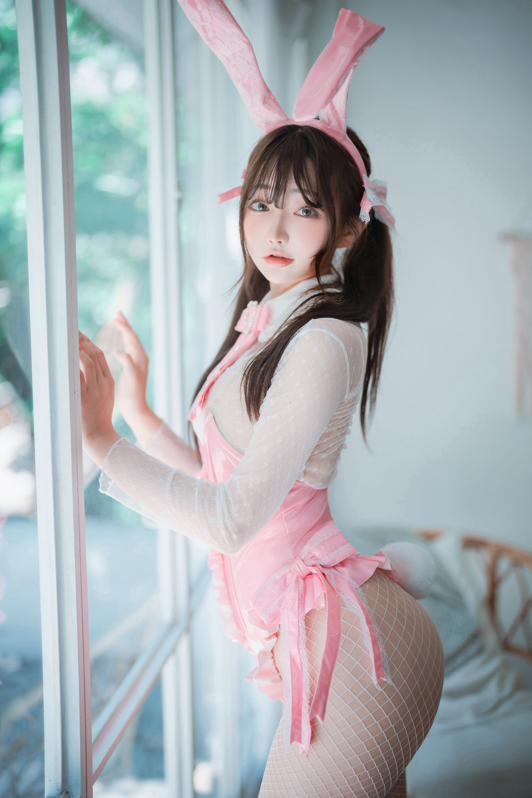 [DJAWA] Newbom - The Year of the Pink Bunny