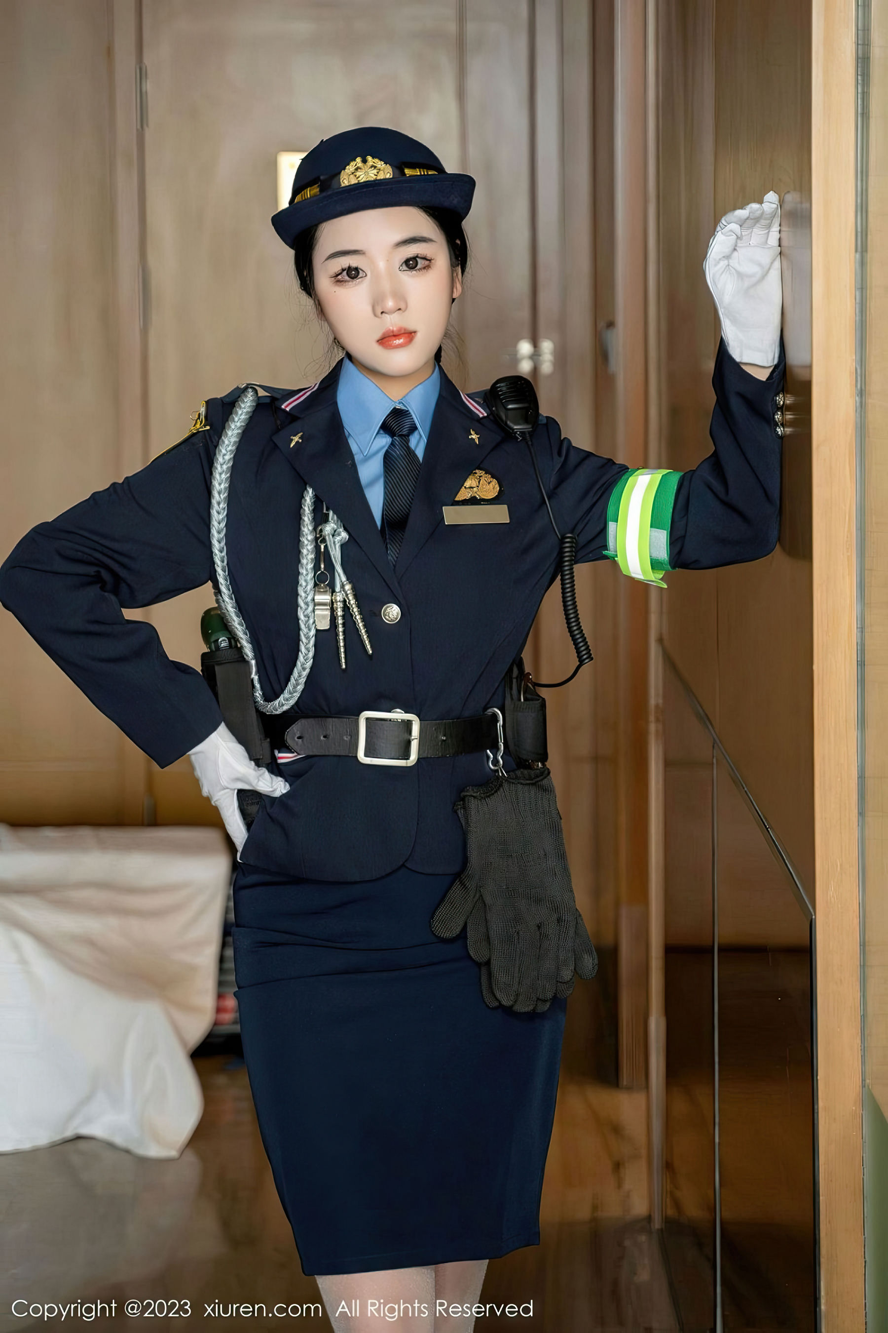 [秀人XiuRen] 2023.03.30 No.6497 汐汐爱吃草莓