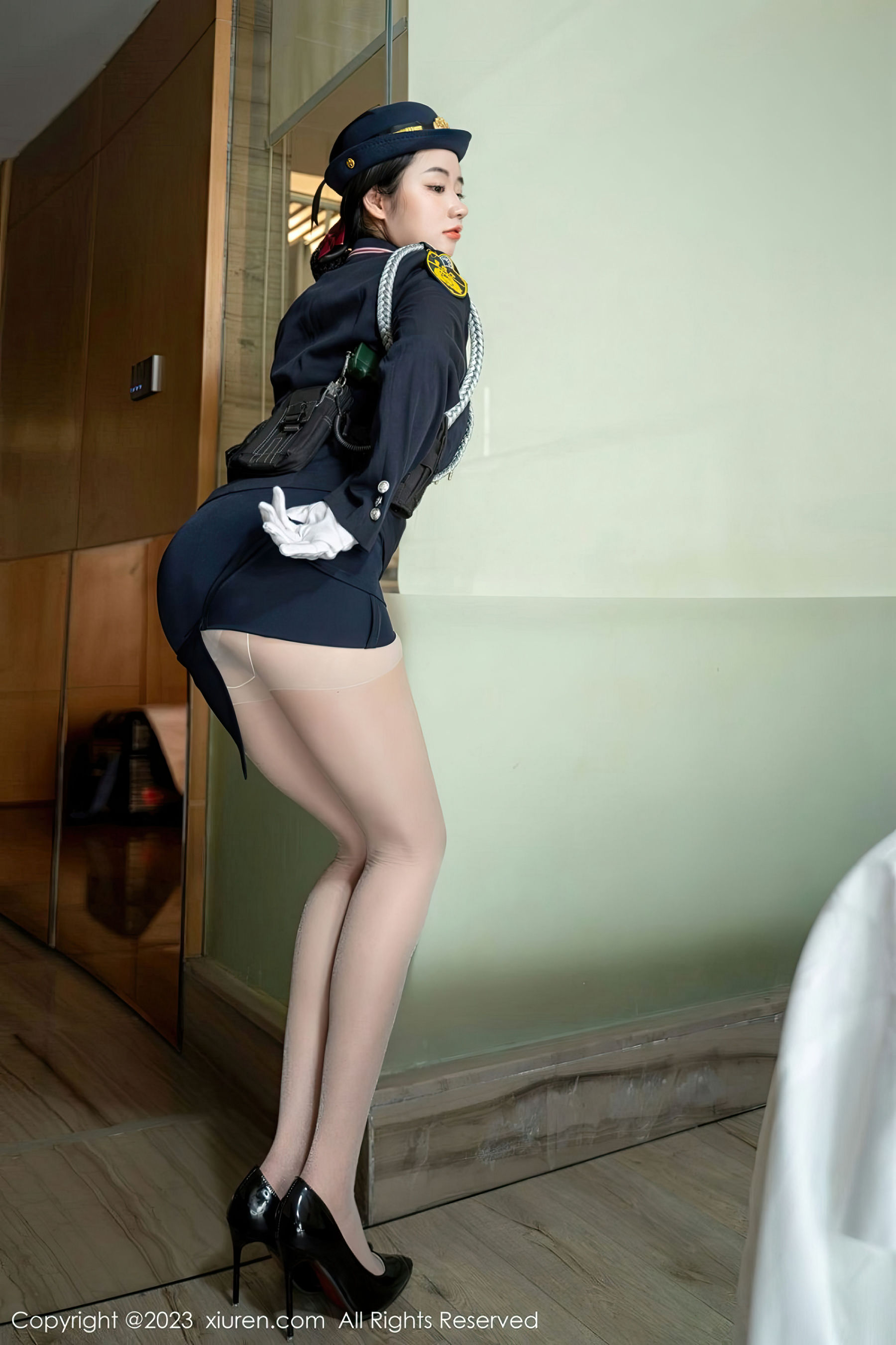 [秀人XiuRen] 2023.03.30 No.6497 汐汐爱吃草莓