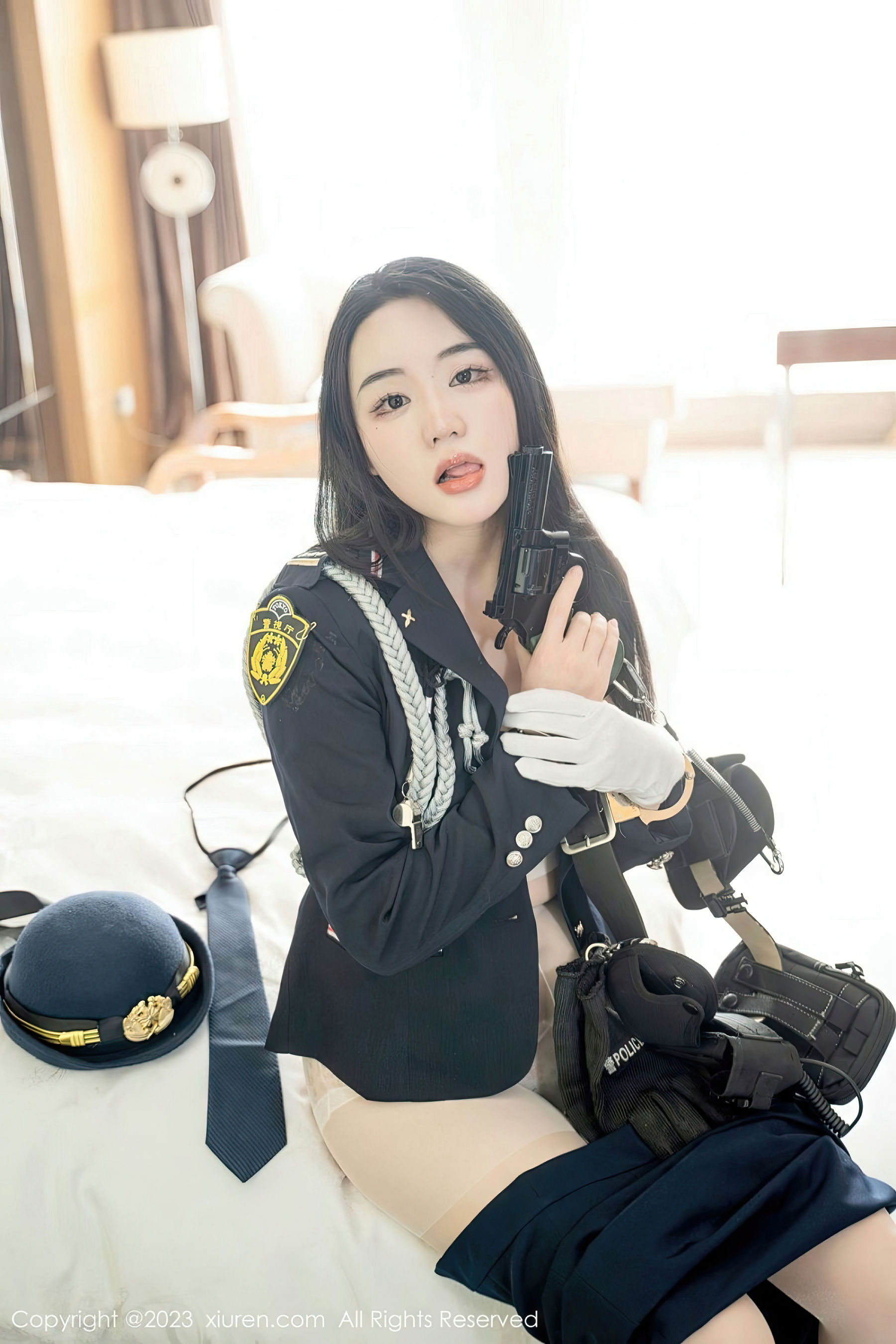 [秀人XiuRen] 2023.03.30 No.6497 汐汐爱吃草莓