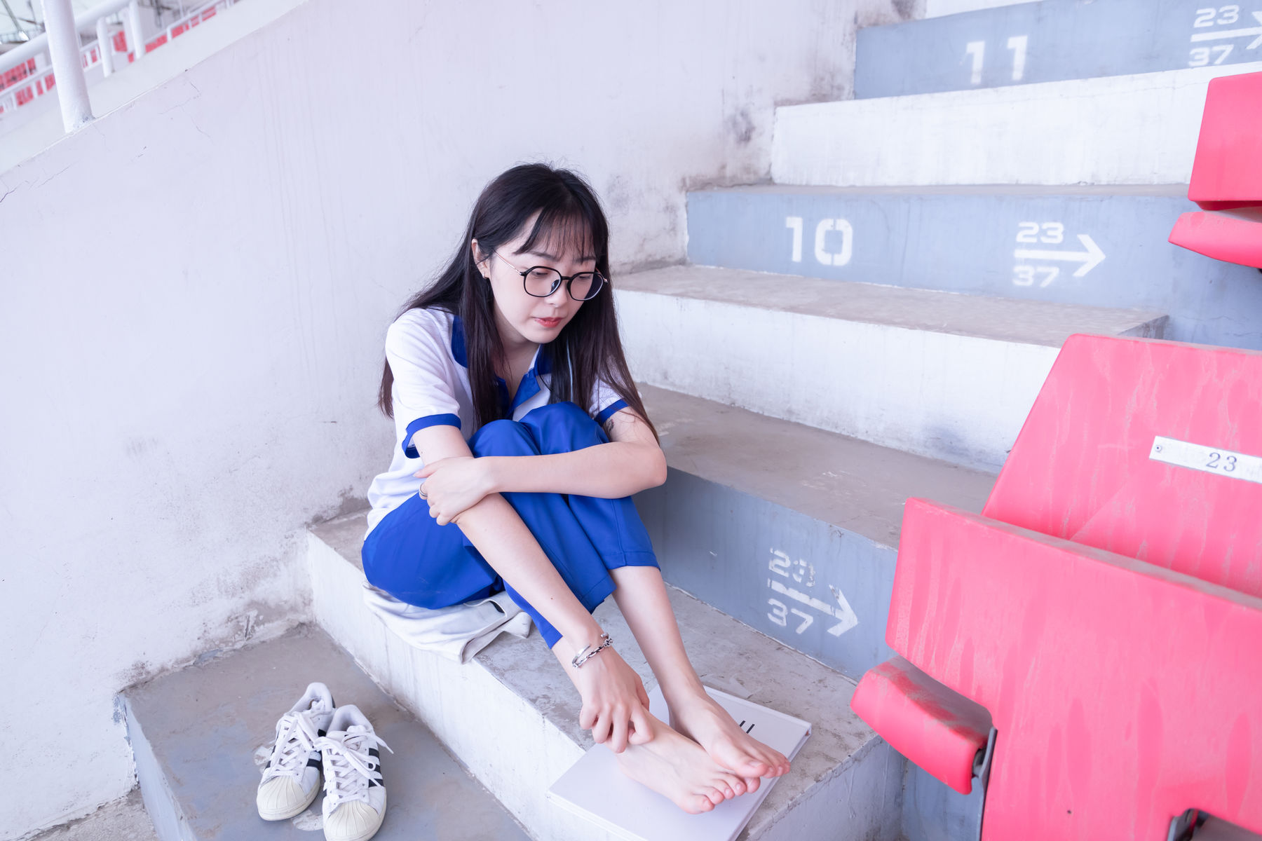 BoBoSocks袜啵啵 No.002 稚予-校服、贝壳头、白棉袜、裸足