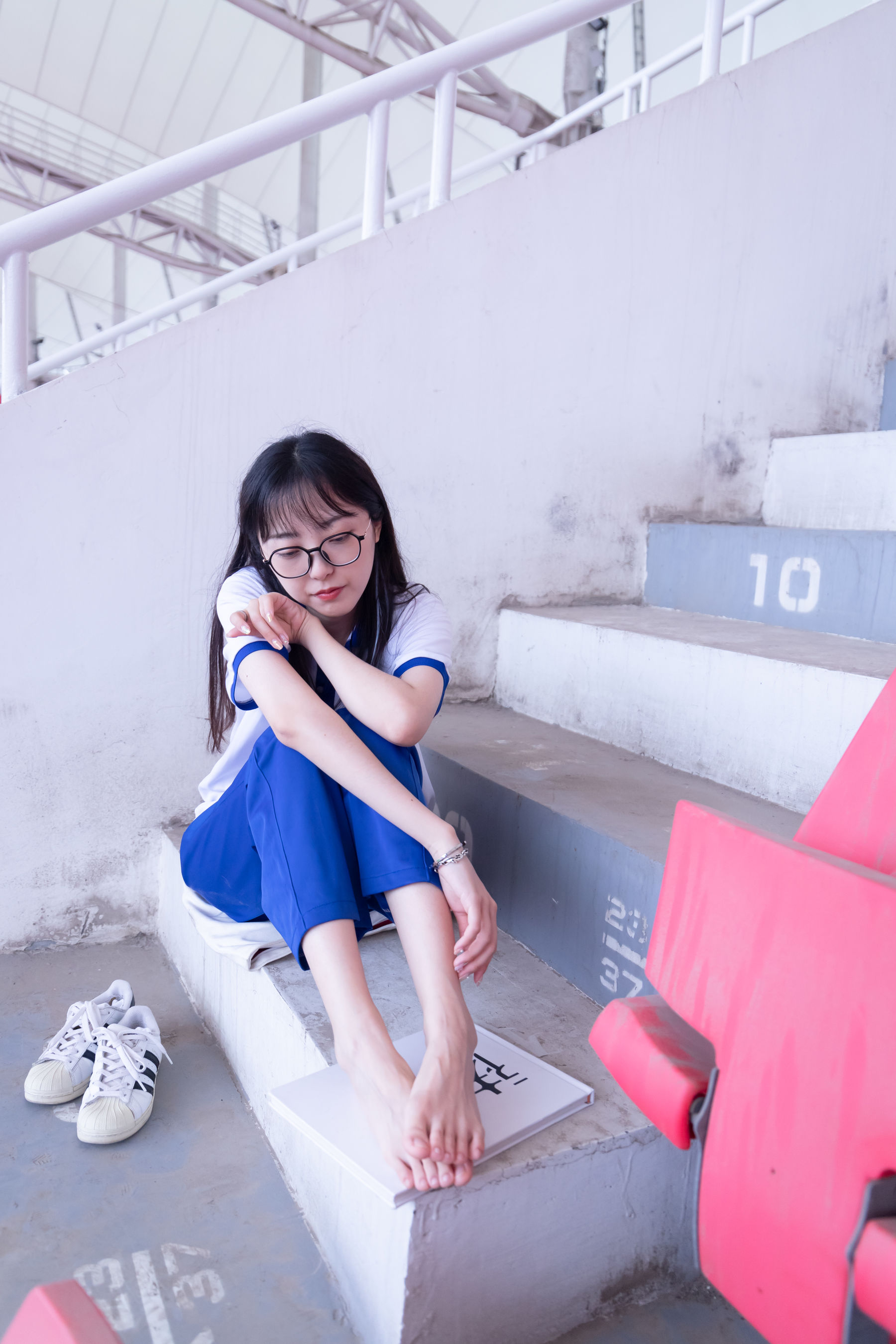 BoBoSocks袜啵啵 No.002 稚予-校服、贝壳头、白棉袜、裸足