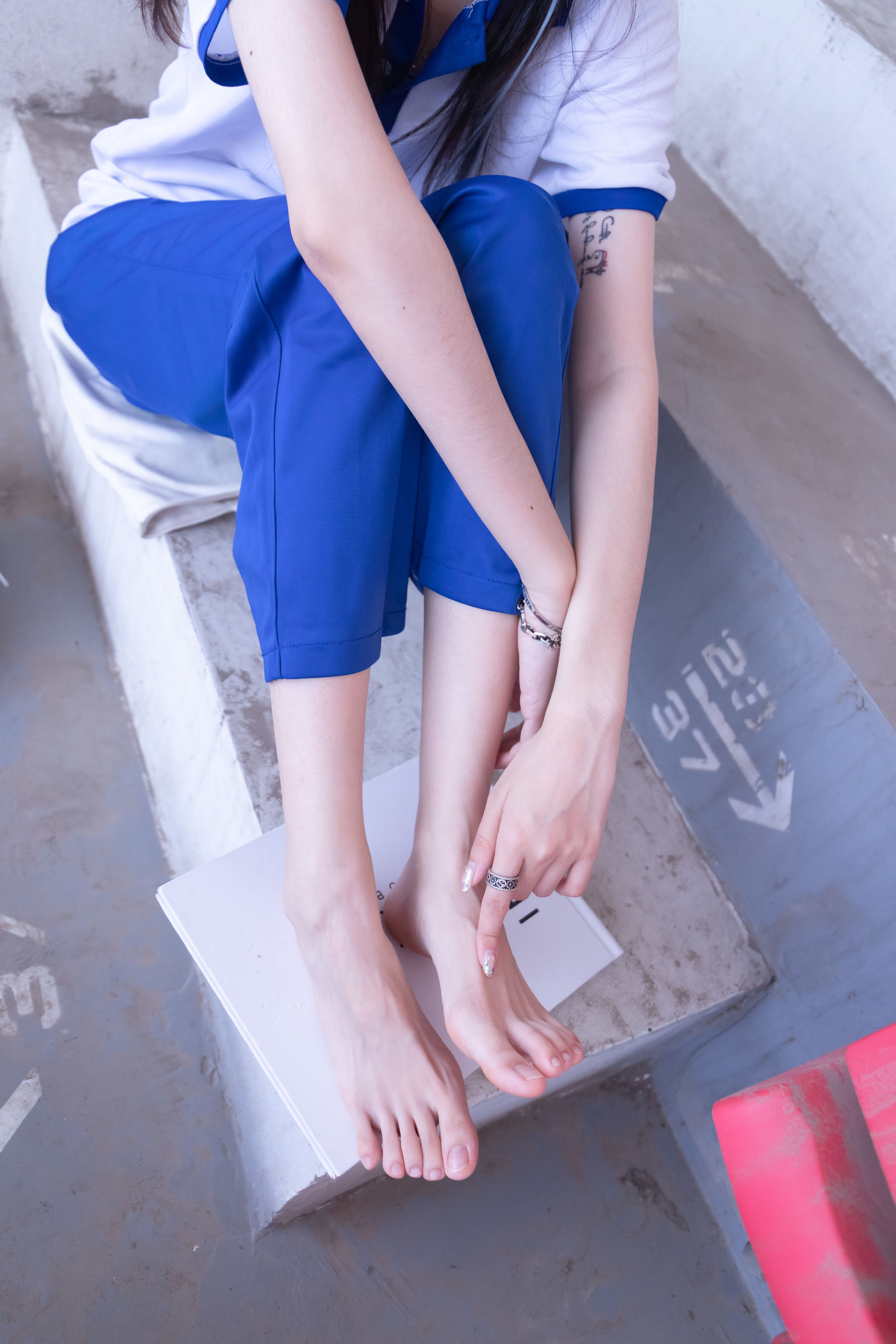 BoBoSocks袜啵啵 No.002 稚予-校服、贝壳头、白棉袜、裸足
