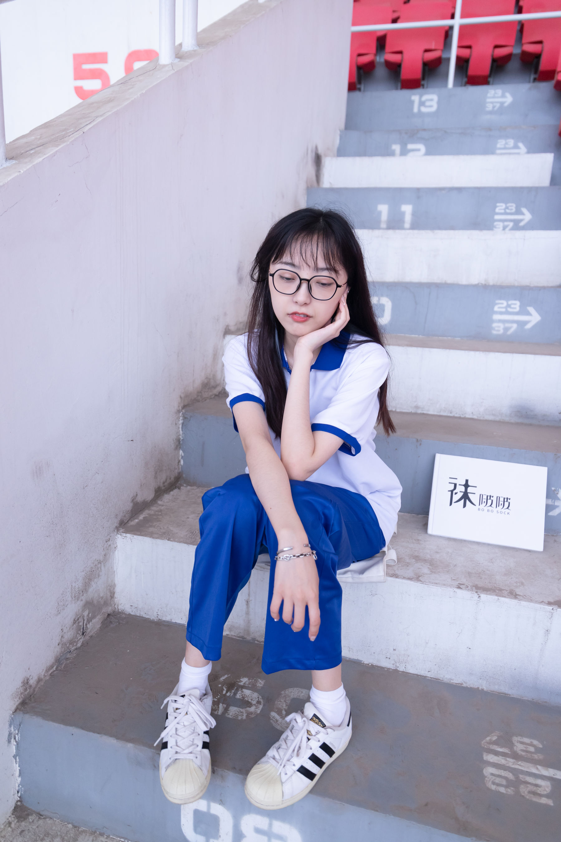 BoBoSocks袜啵啵 No.002 稚予-校服、贝壳头、白棉袜、裸足