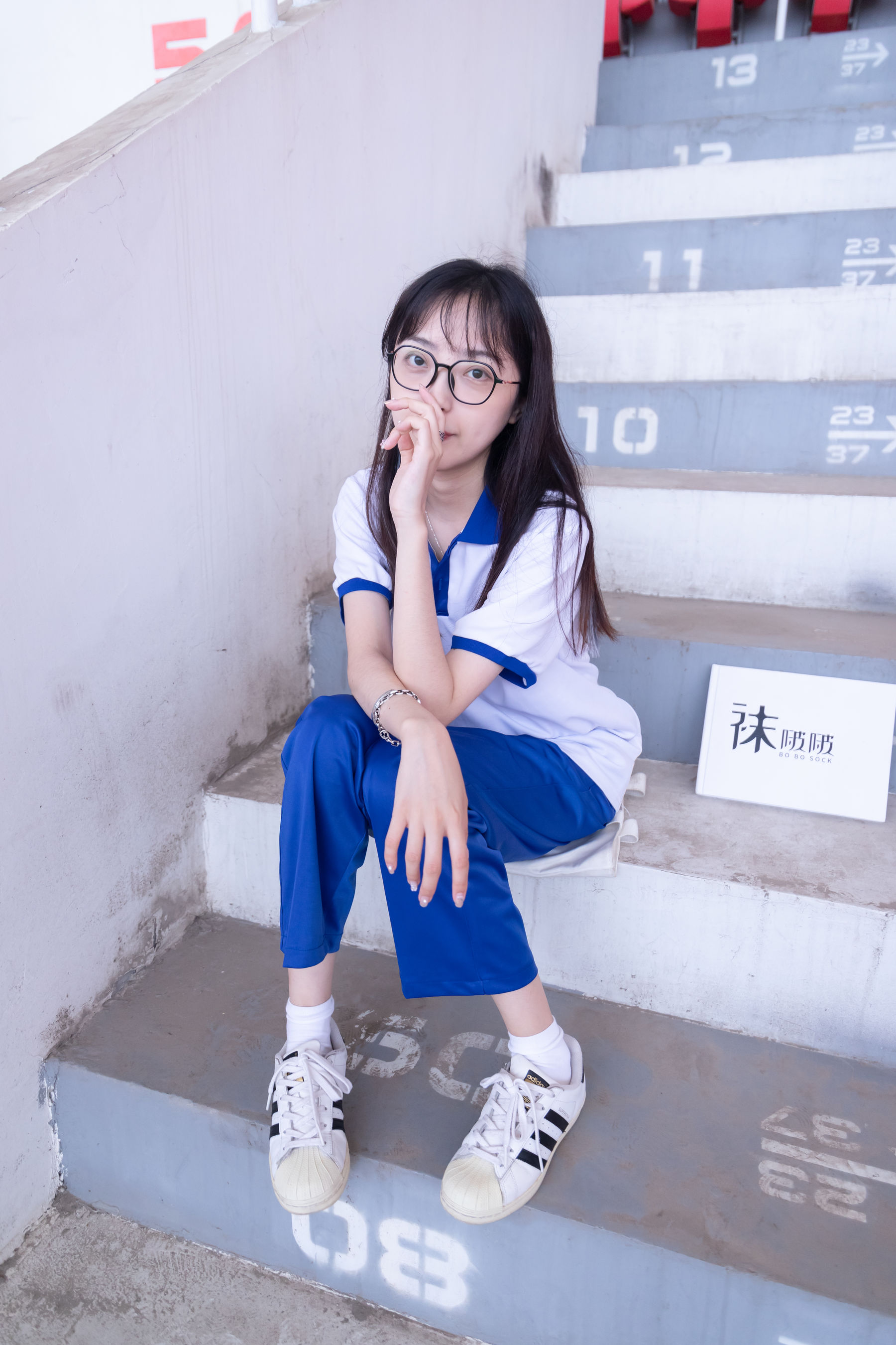 BoBoSocks袜啵啵 No.002 稚予-校服、贝壳头、白棉袜、裸足