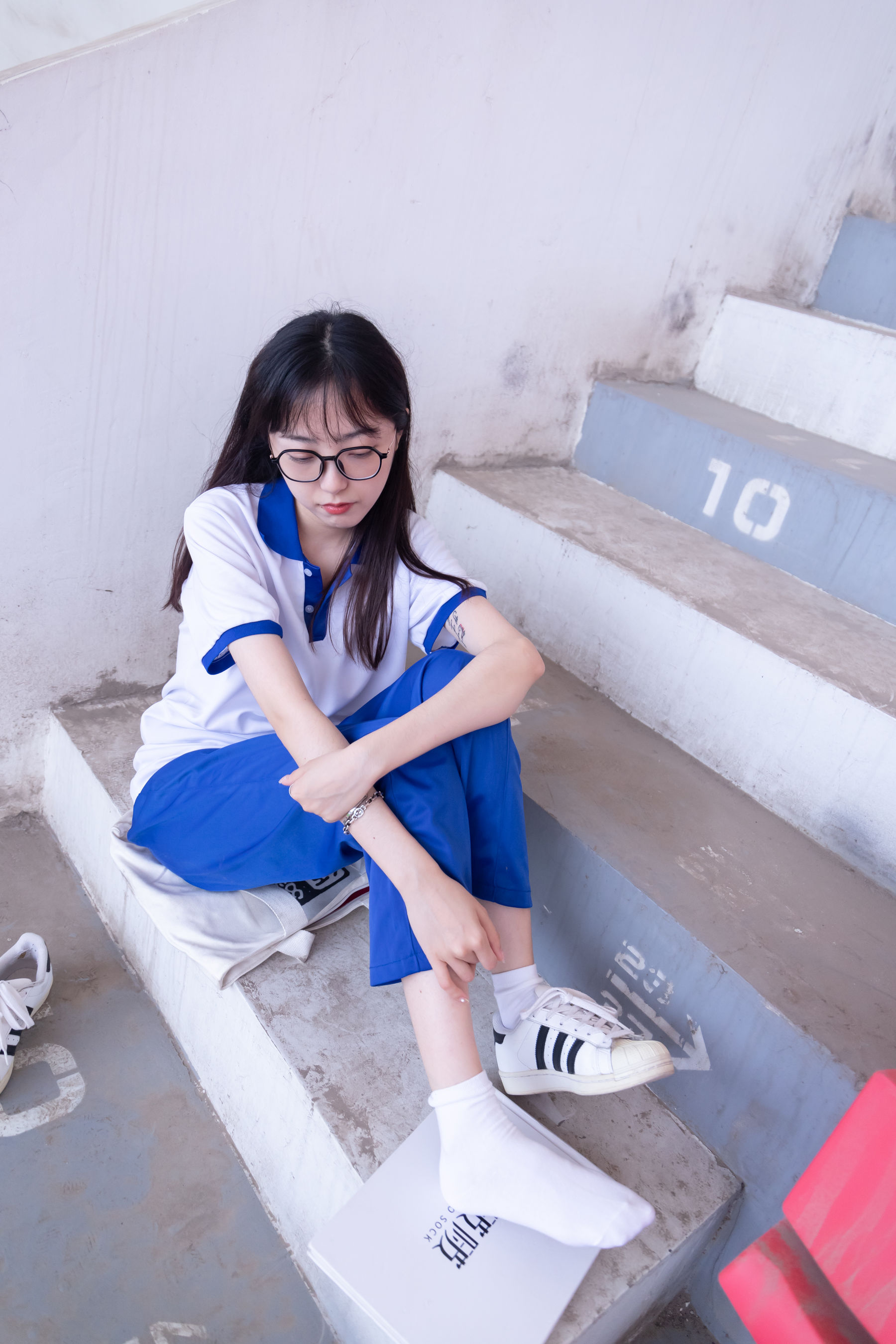 BoBoSocks袜啵啵 No.002 稚予-校服、贝壳头、白棉袜、裸足