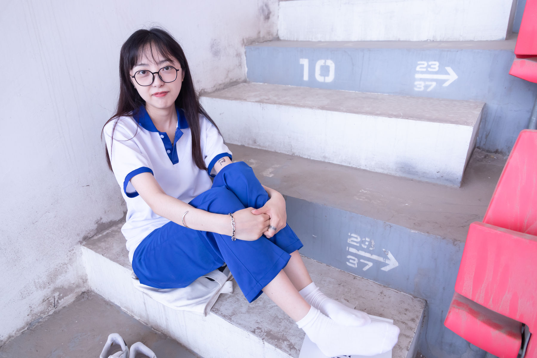 BoBoSocks袜啵啵 No.002 稚予-校服、贝壳头、白棉袜、裸足
