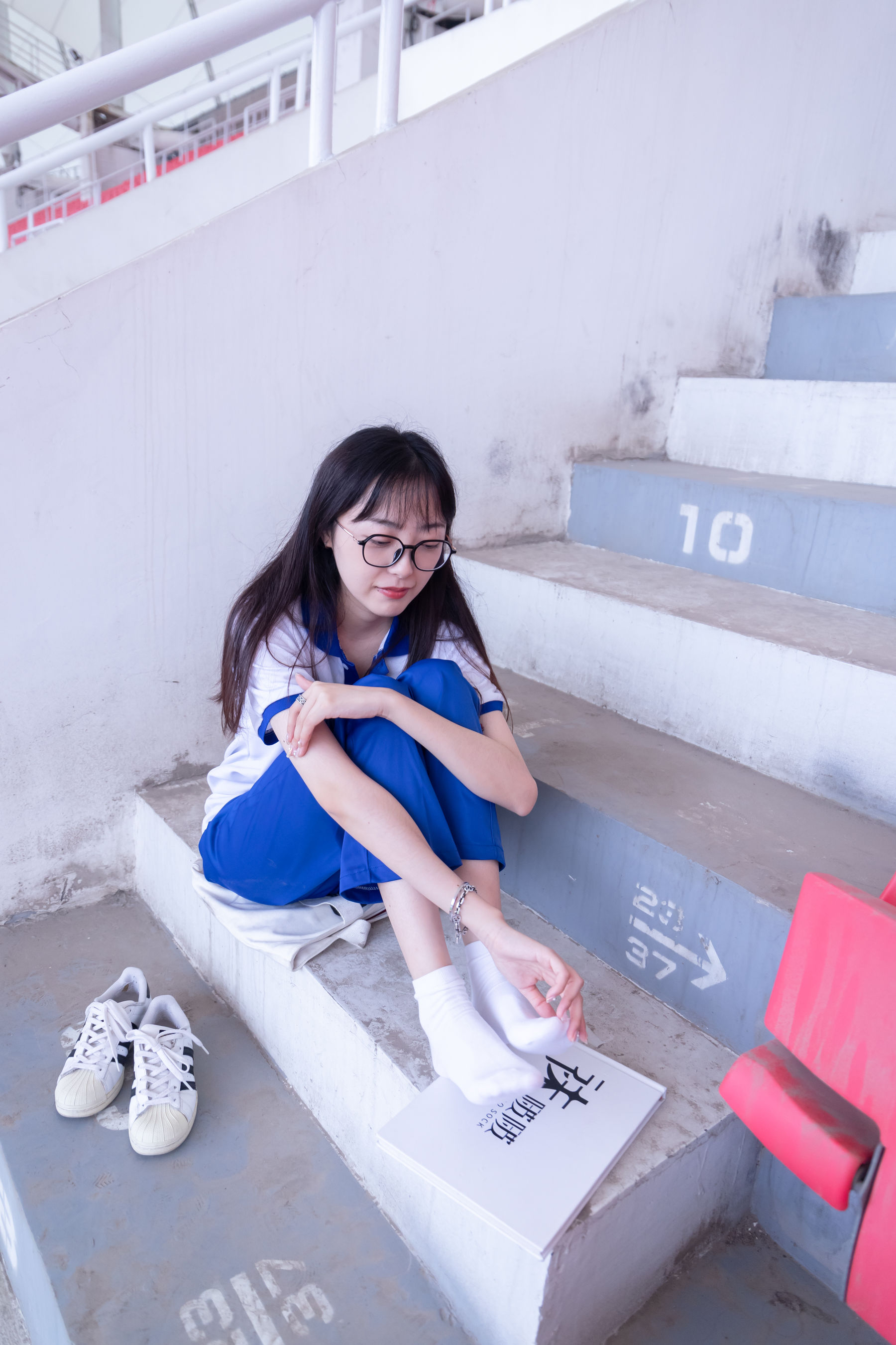 BoBoSocks袜啵啵 No.002 稚予-校服、贝壳头、白棉袜、裸足