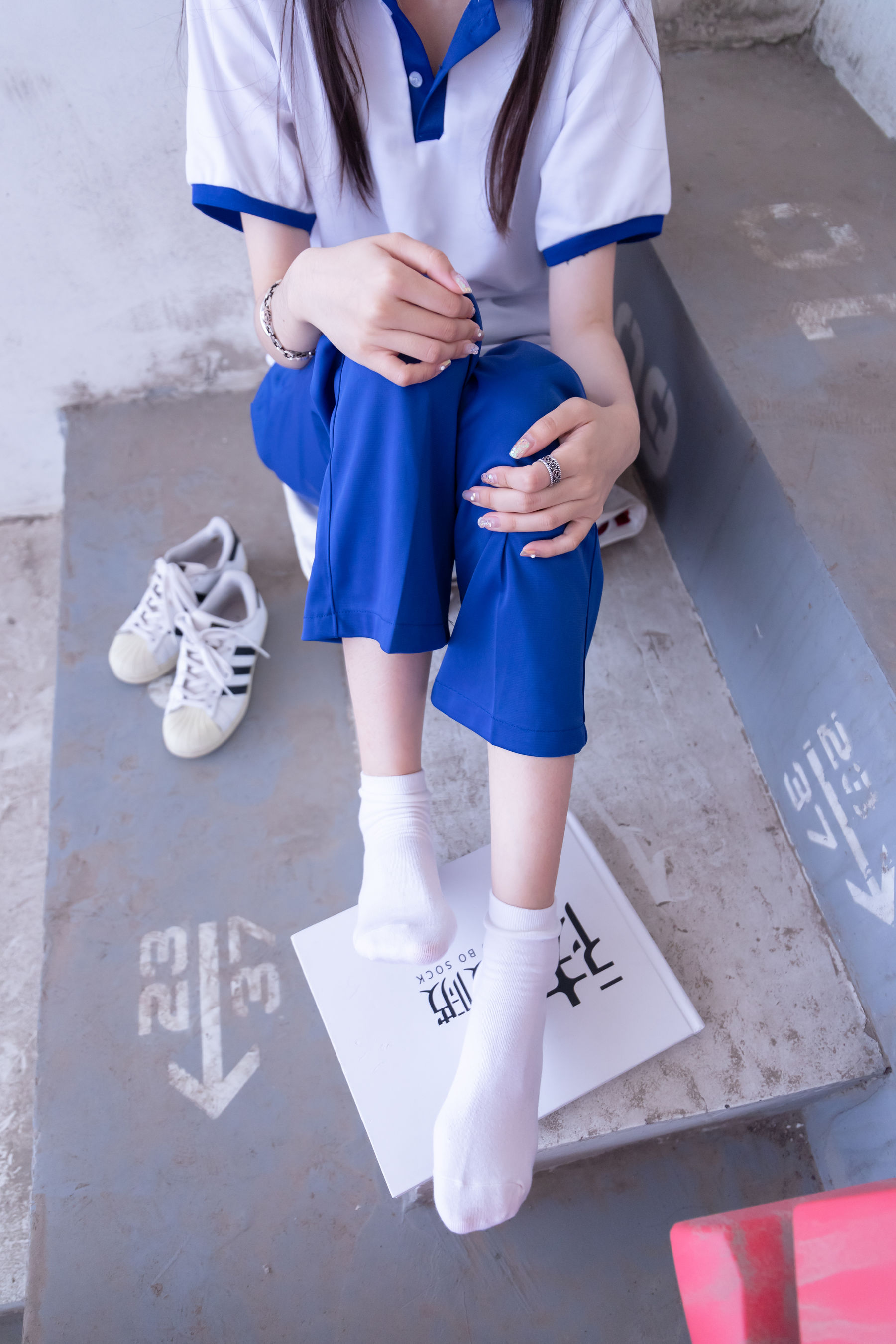 BoBoSocks袜啵啵 No.002 稚予-校服、贝壳头、白棉袜、裸足