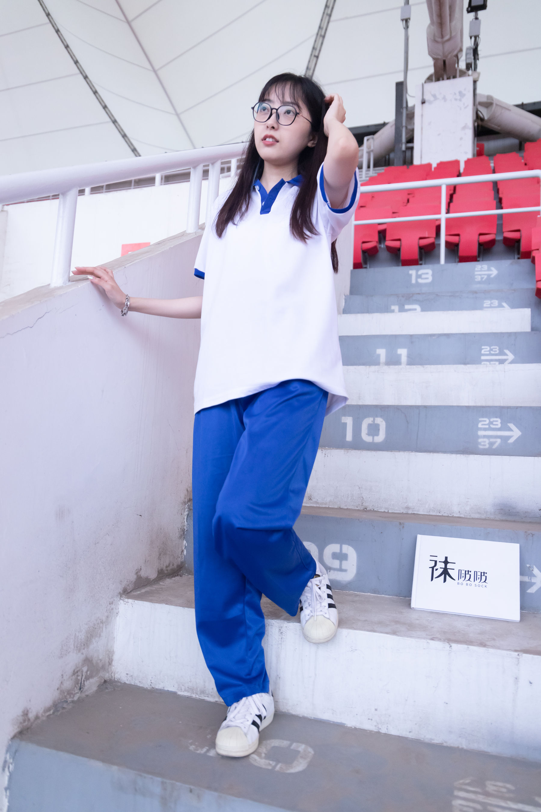 BoBoSocks袜啵啵 No.002 稚予-校服、贝壳头、白棉袜、裸足