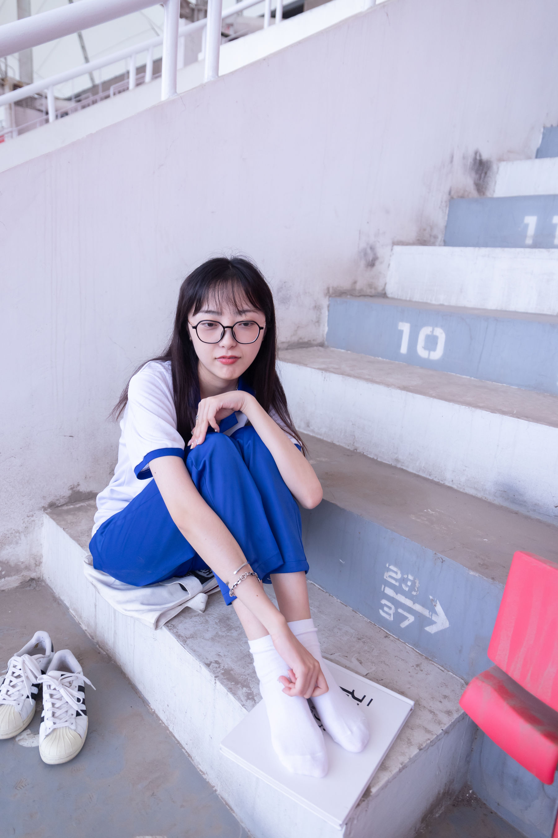 BoBoSocks袜啵啵 No.002 稚予-校服、贝壳头、白棉袜、裸足