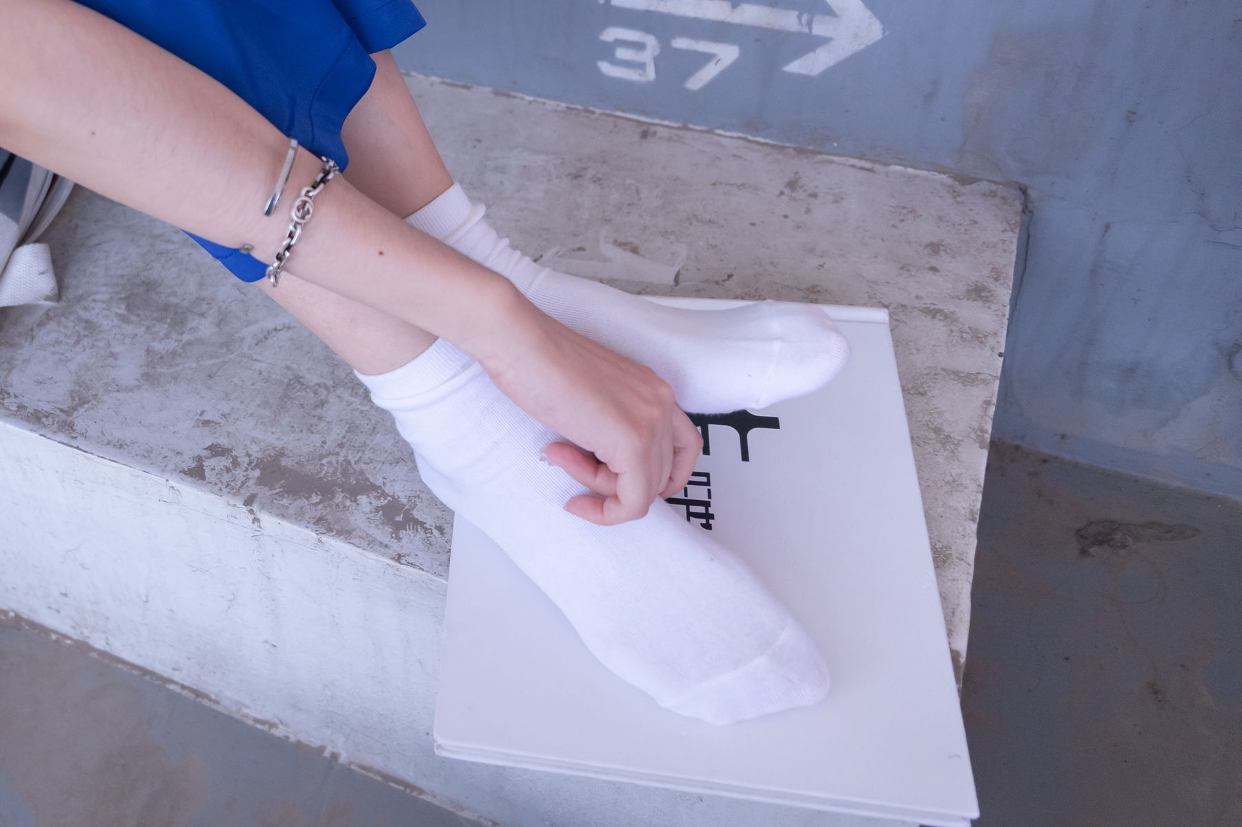 BoBoSocks袜啵啵 No.002 稚予-校服、贝壳头、白棉袜、裸足