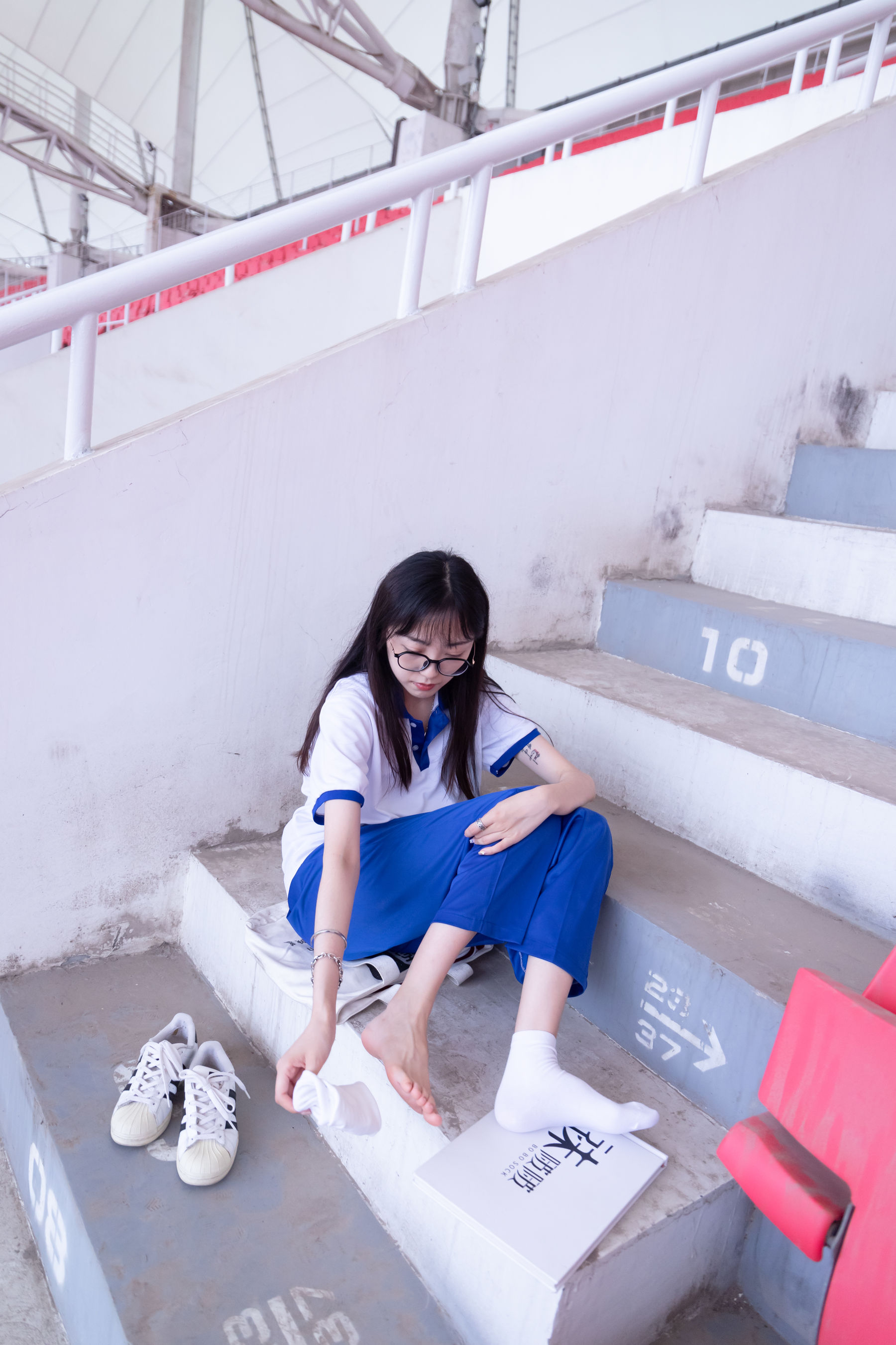 BoBoSocks袜啵啵 No.002 稚予-校服、贝壳头、白棉袜、裸足