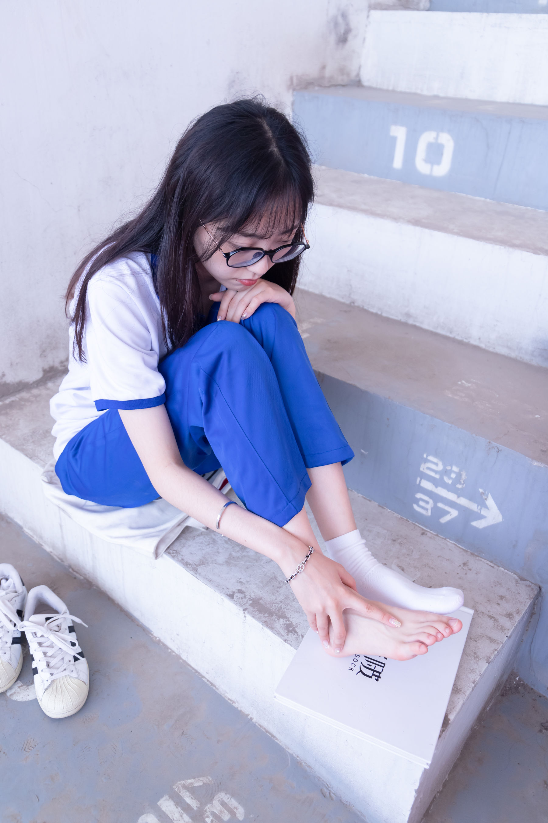 BoBoSocks袜啵啵 No.002 稚予-校服、贝壳头、白棉袜、裸足