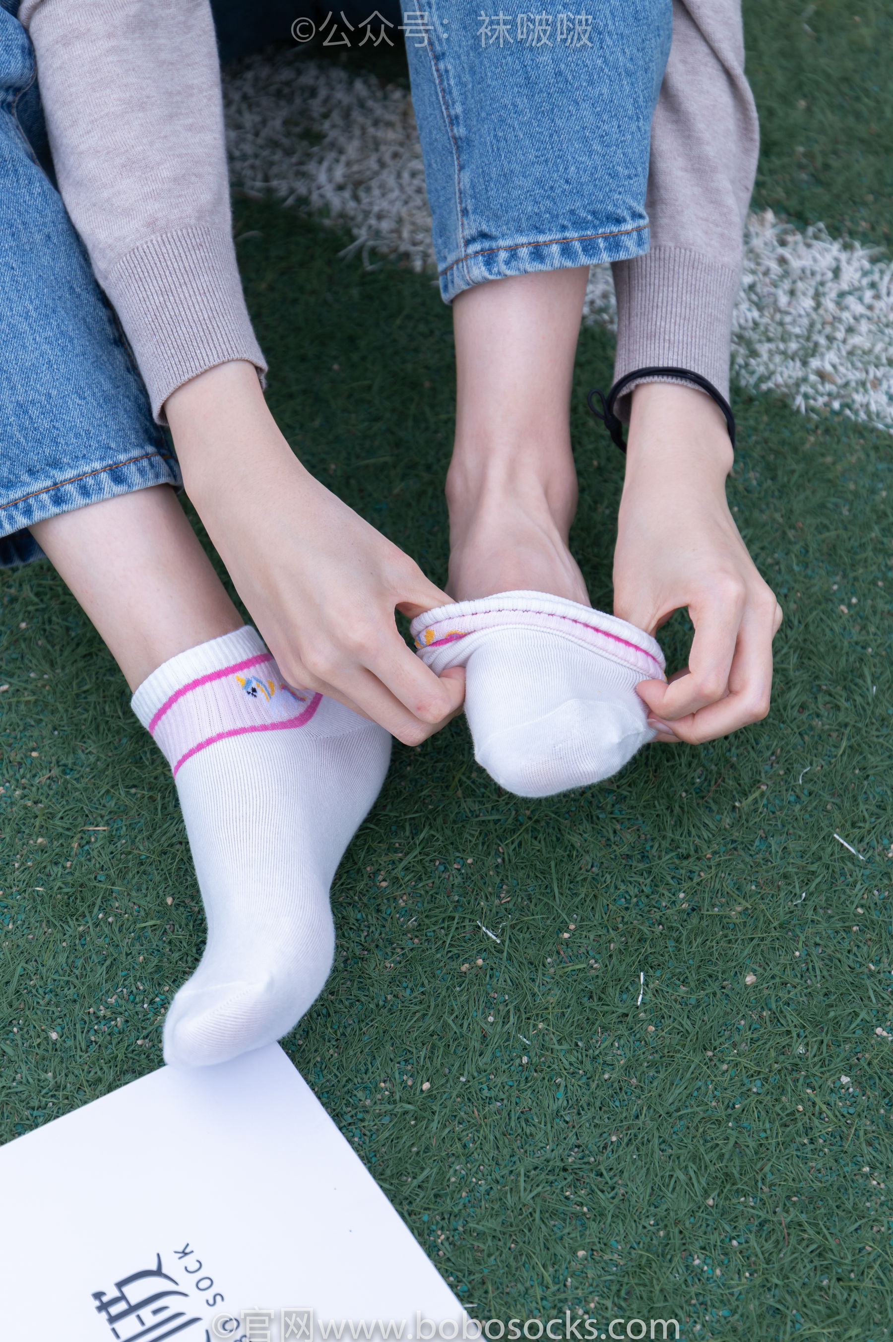 BoBoSocks袜啵啵 No.004 泡芙-vans帆布鞋、白棉袜、裸足