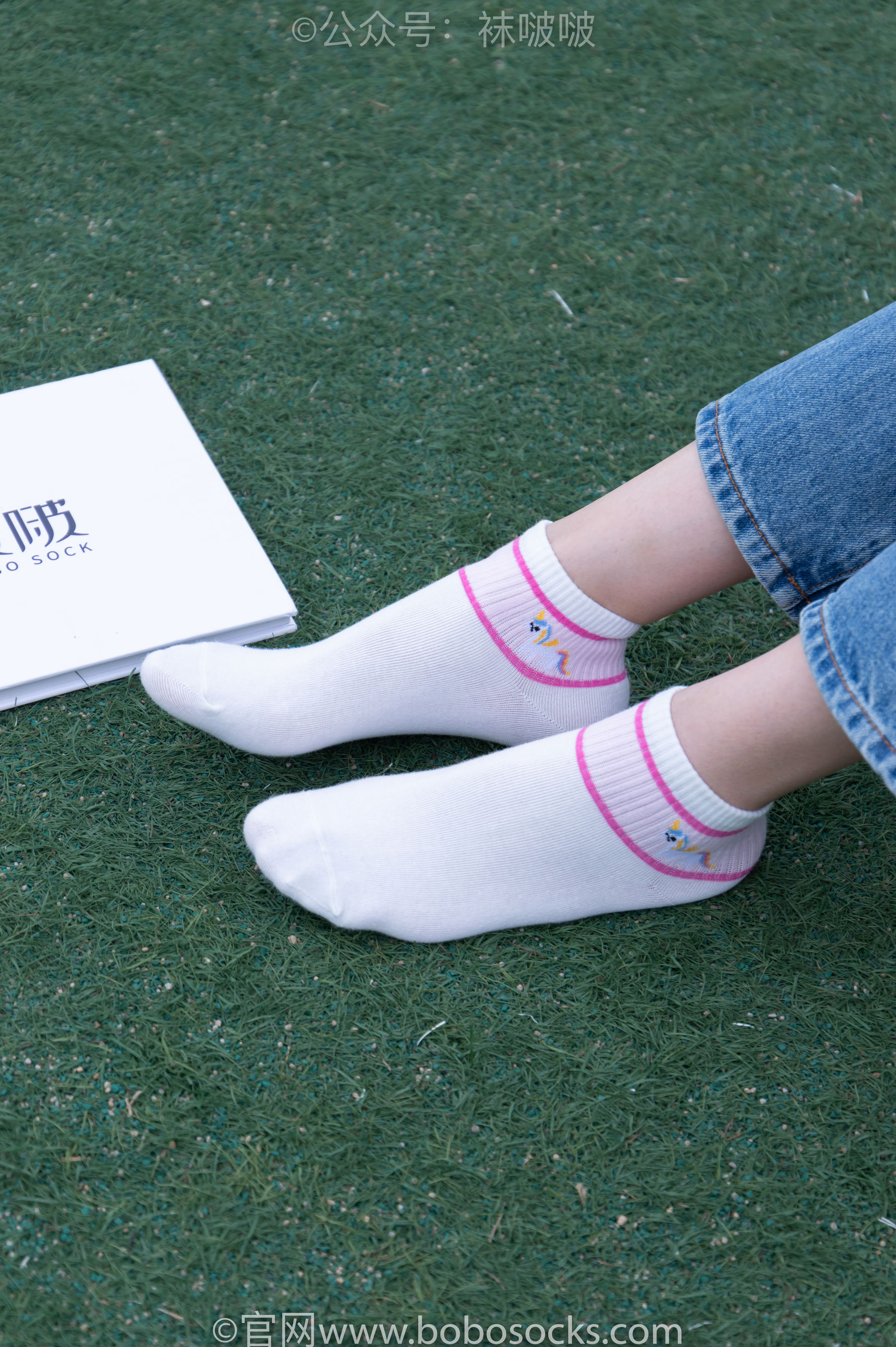 BoBoSocks袜啵啵 No.004 泡芙-vans帆布鞋、白棉袜、裸足