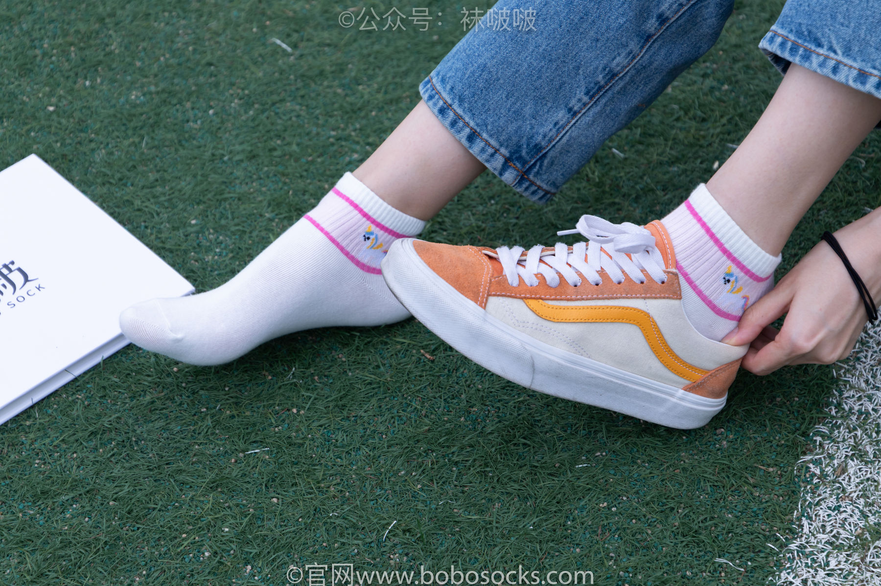 BoBoSocks袜啵啵 No.004 泡芙-vans帆布鞋、白棉袜、裸足