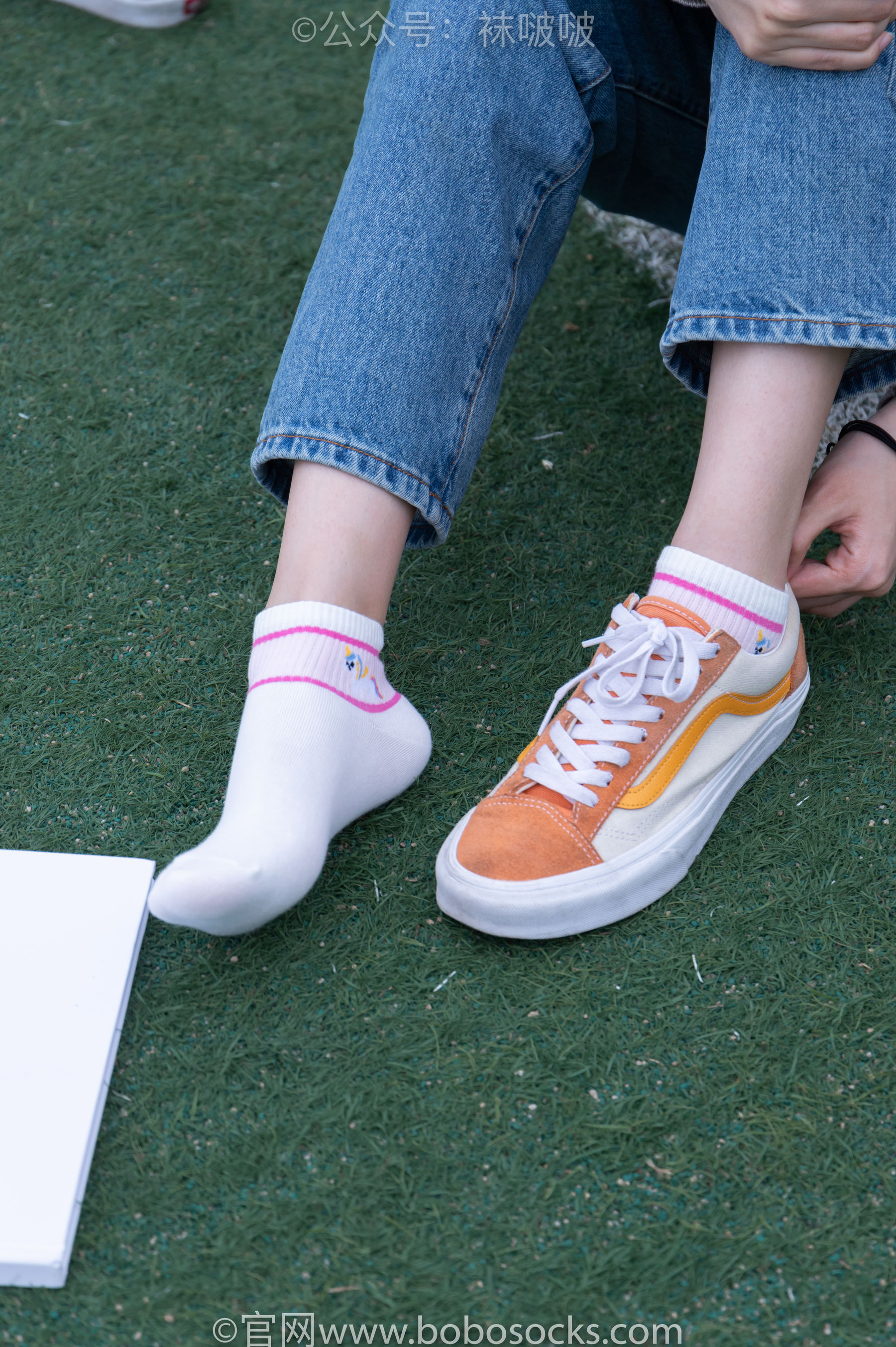 BoBoSocks袜啵啵 No.004 泡芙-vans帆布鞋、白棉袜、裸足