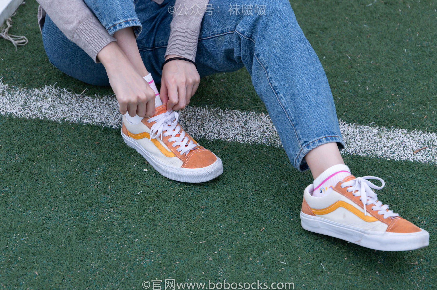 BoBoSocks袜啵啵 No.004 泡芙-vans帆布鞋、白棉袜、裸足