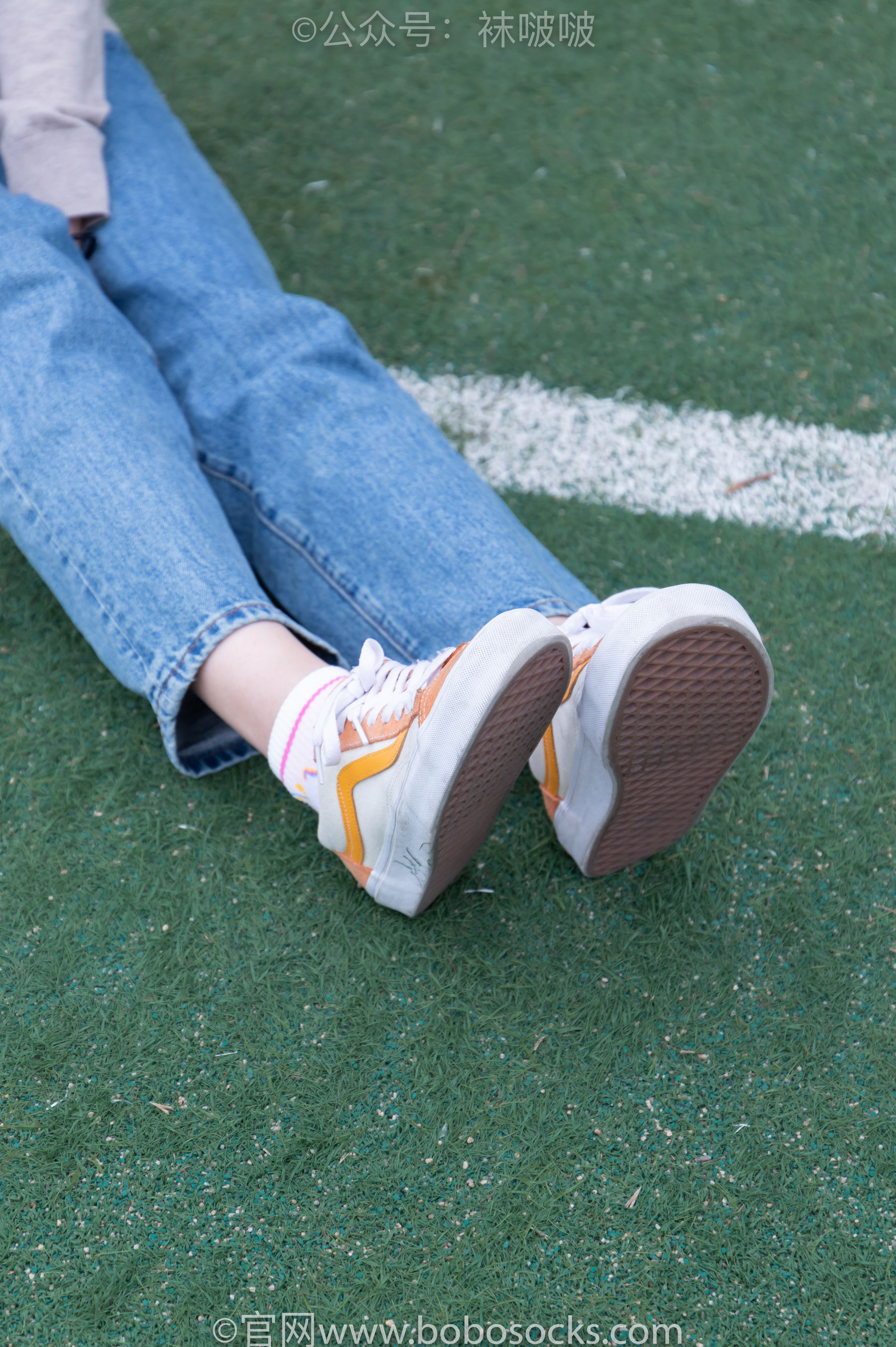 BoBoSocks袜啵啵 No.004 泡芙-vans帆布鞋、白棉袜、裸足