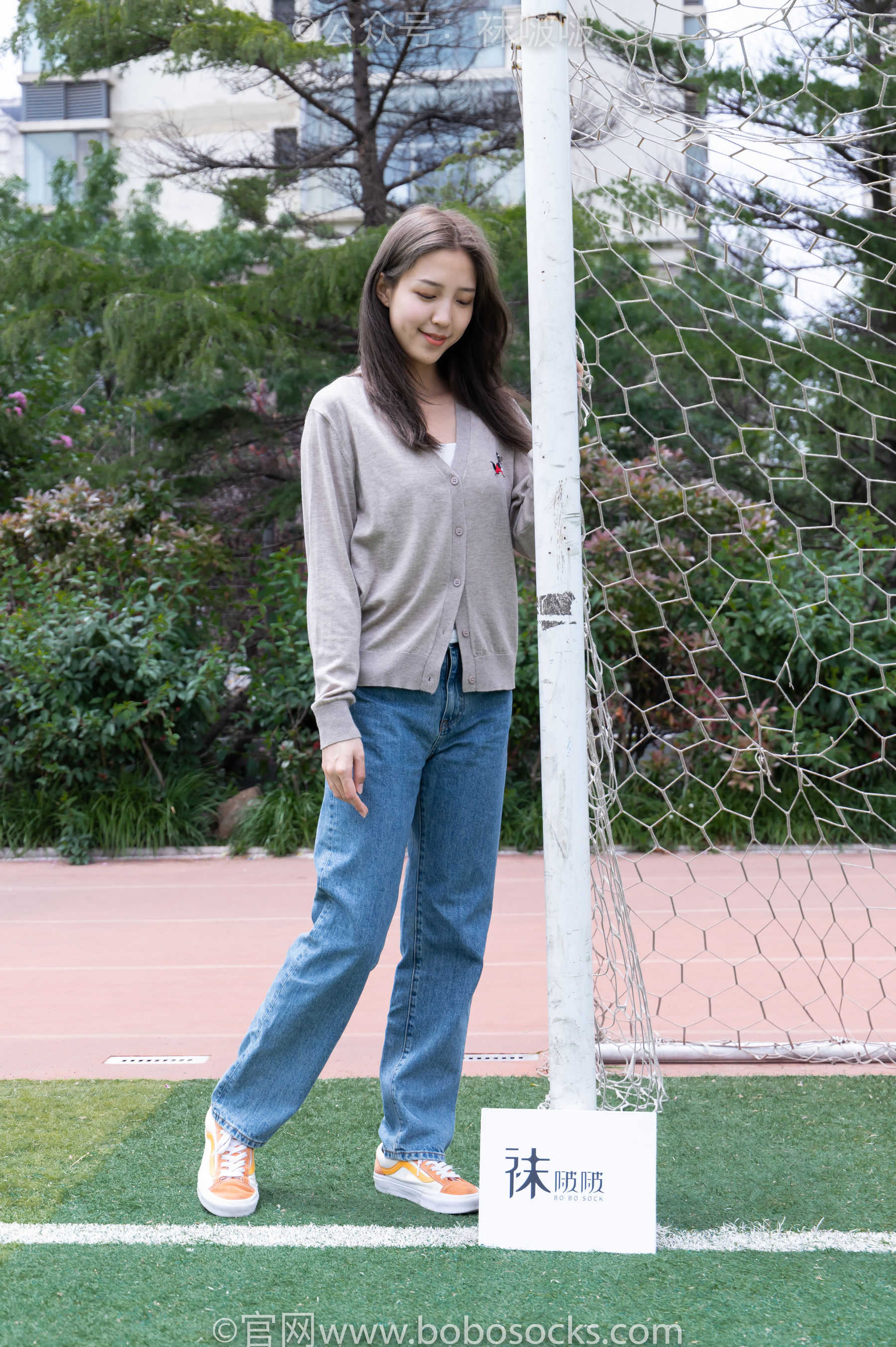 BoBoSocks袜啵啵 No.004 泡芙-vans帆布鞋、白棉袜、裸足