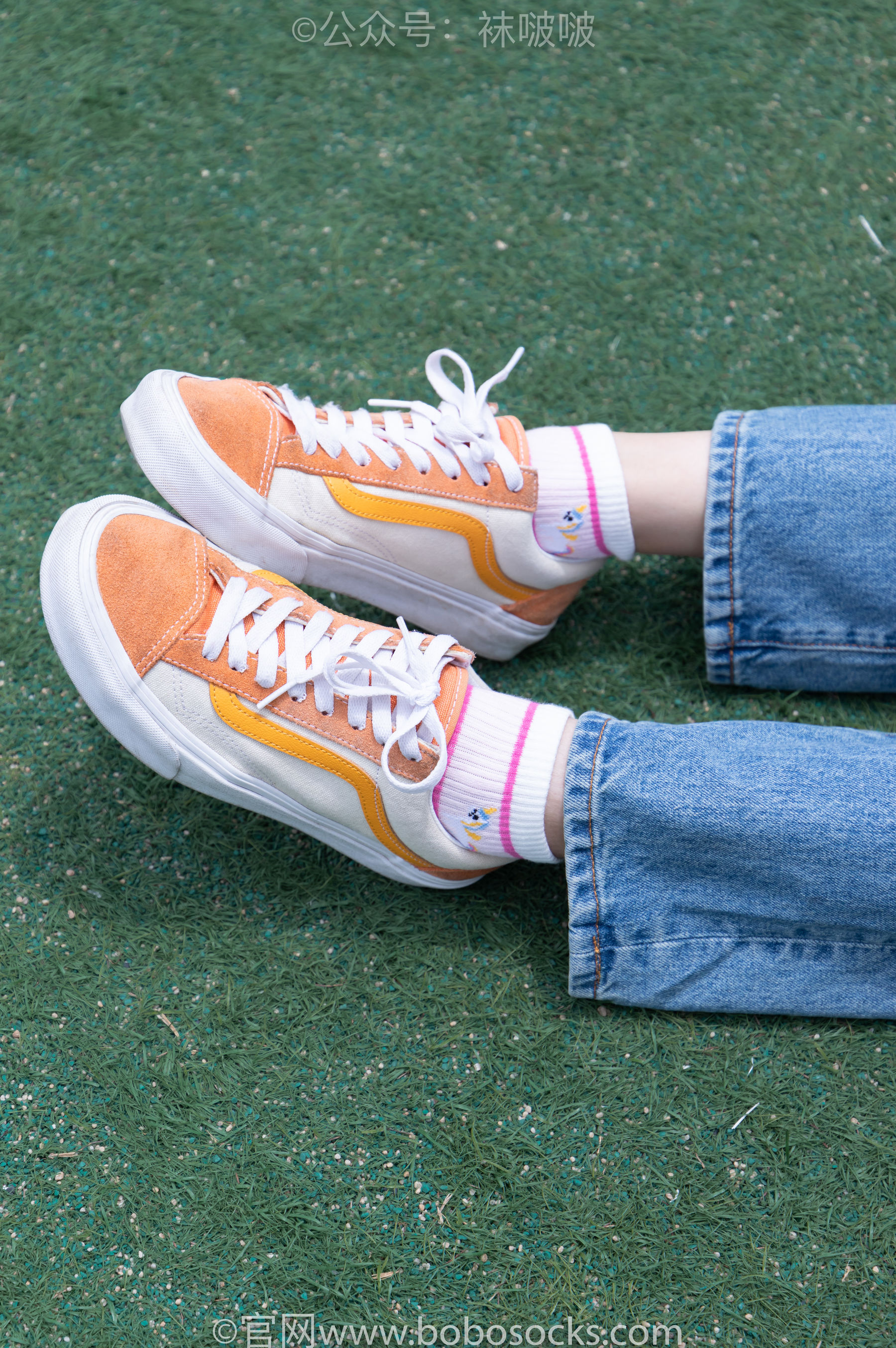BoBoSocks袜啵啵 No.004 泡芙-vans帆布鞋、白棉袜、裸足