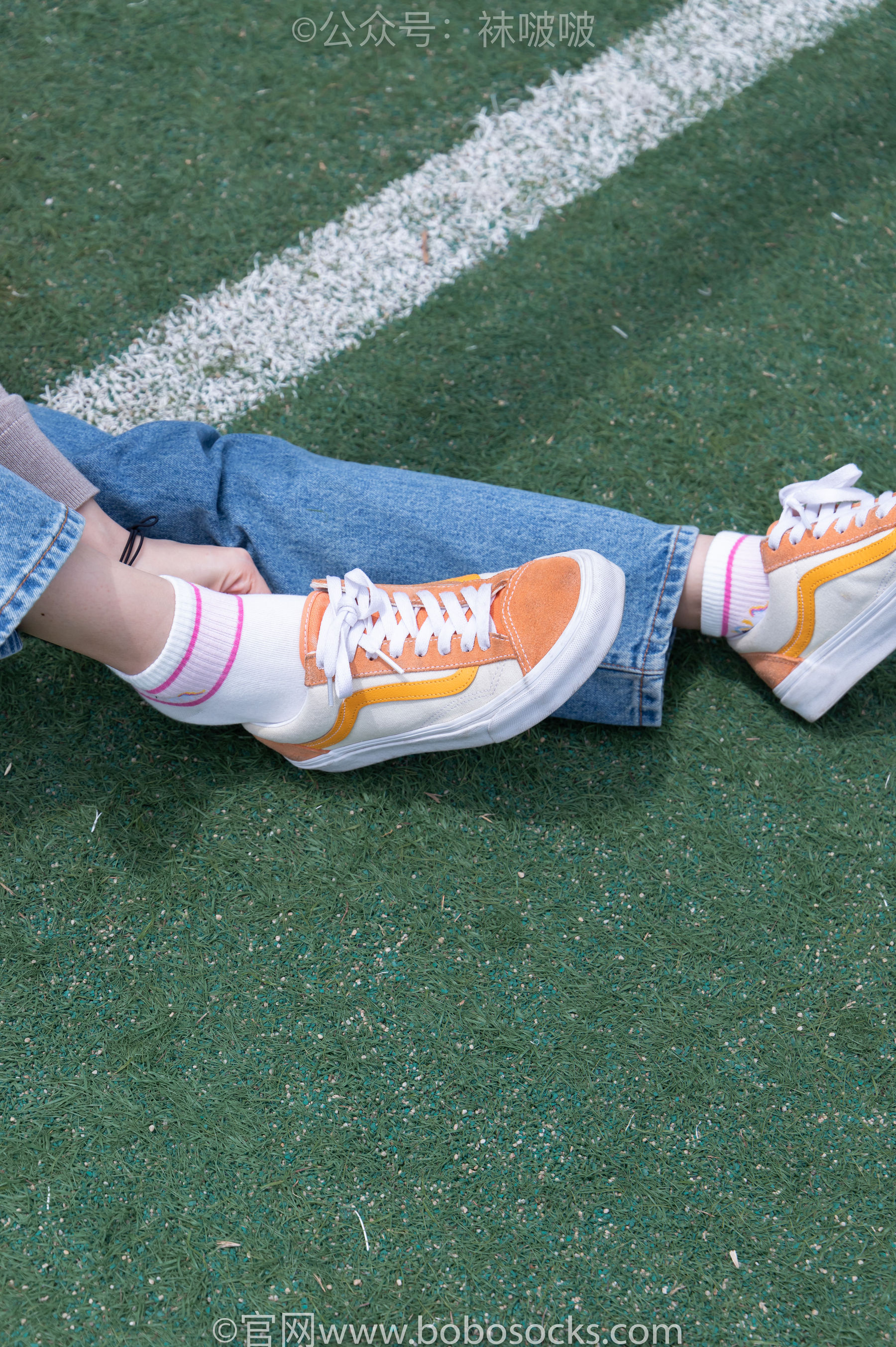 BoBoSocks袜啵啵 No.004 泡芙-vans帆布鞋、白棉袜、裸足