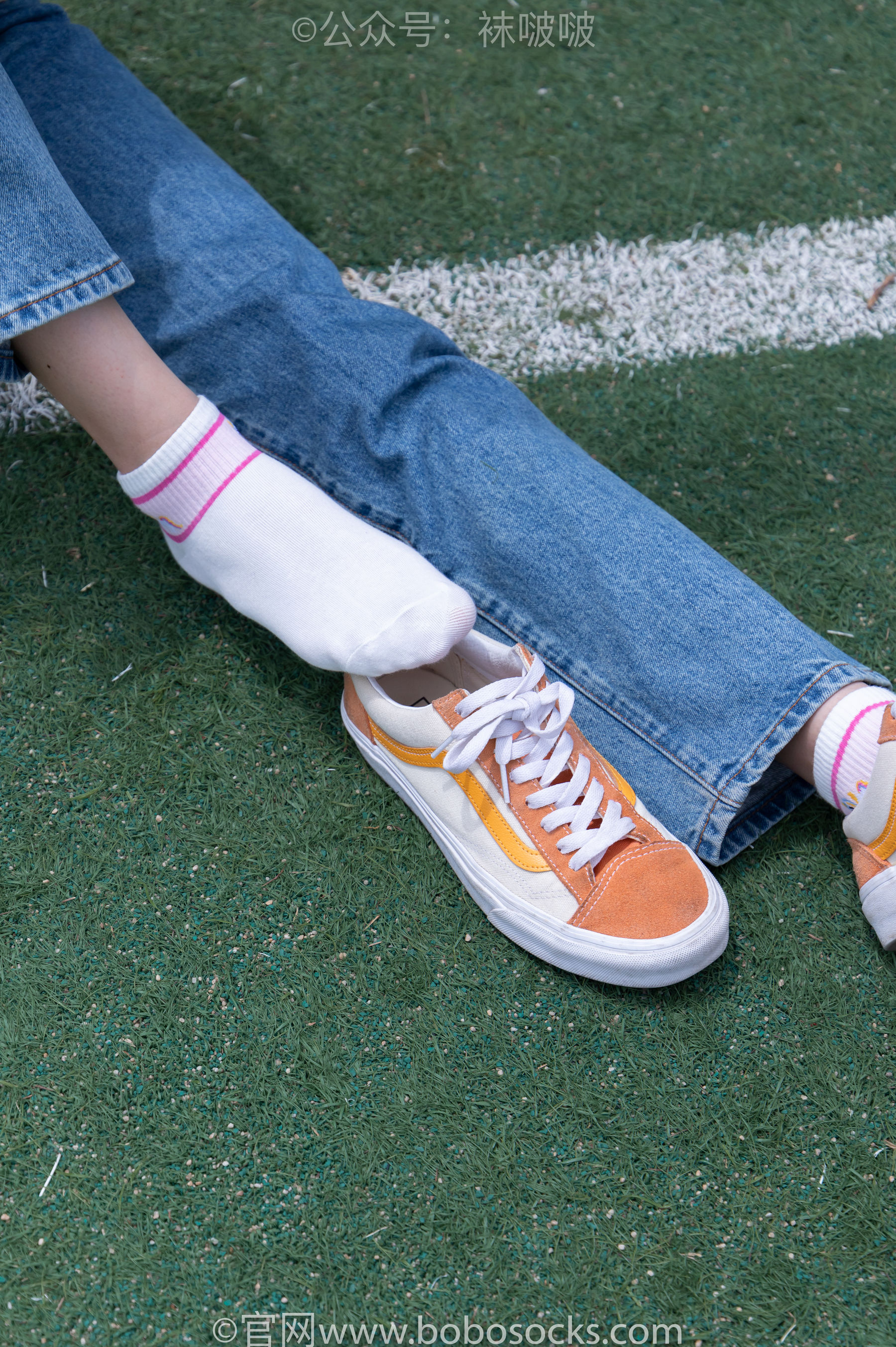 BoBoSocks袜啵啵 No.004 泡芙-vans帆布鞋、白棉袜、裸足
