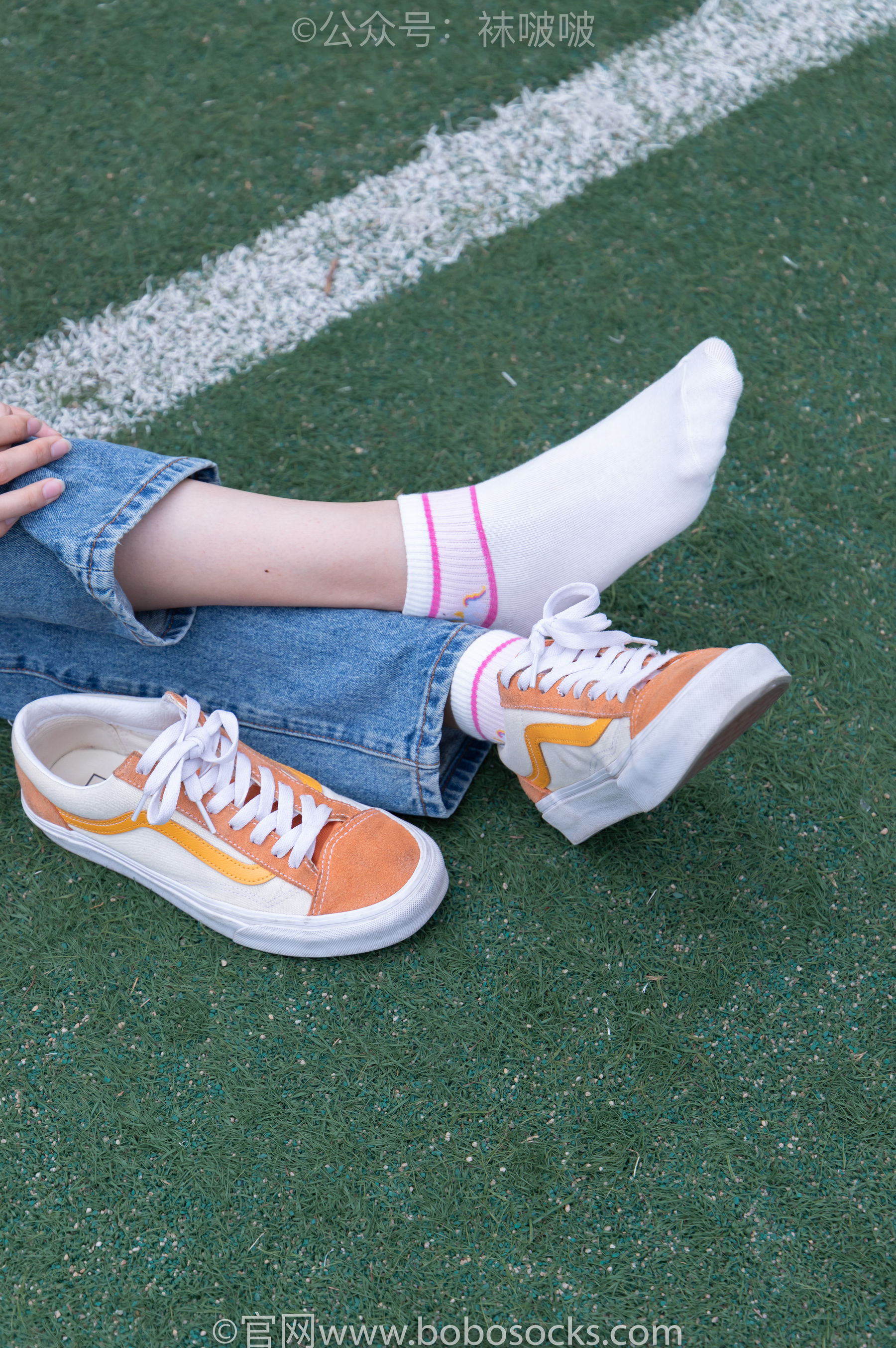 BoBoSocks袜啵啵 No.004 泡芙-vans帆布鞋、白棉袜、裸足