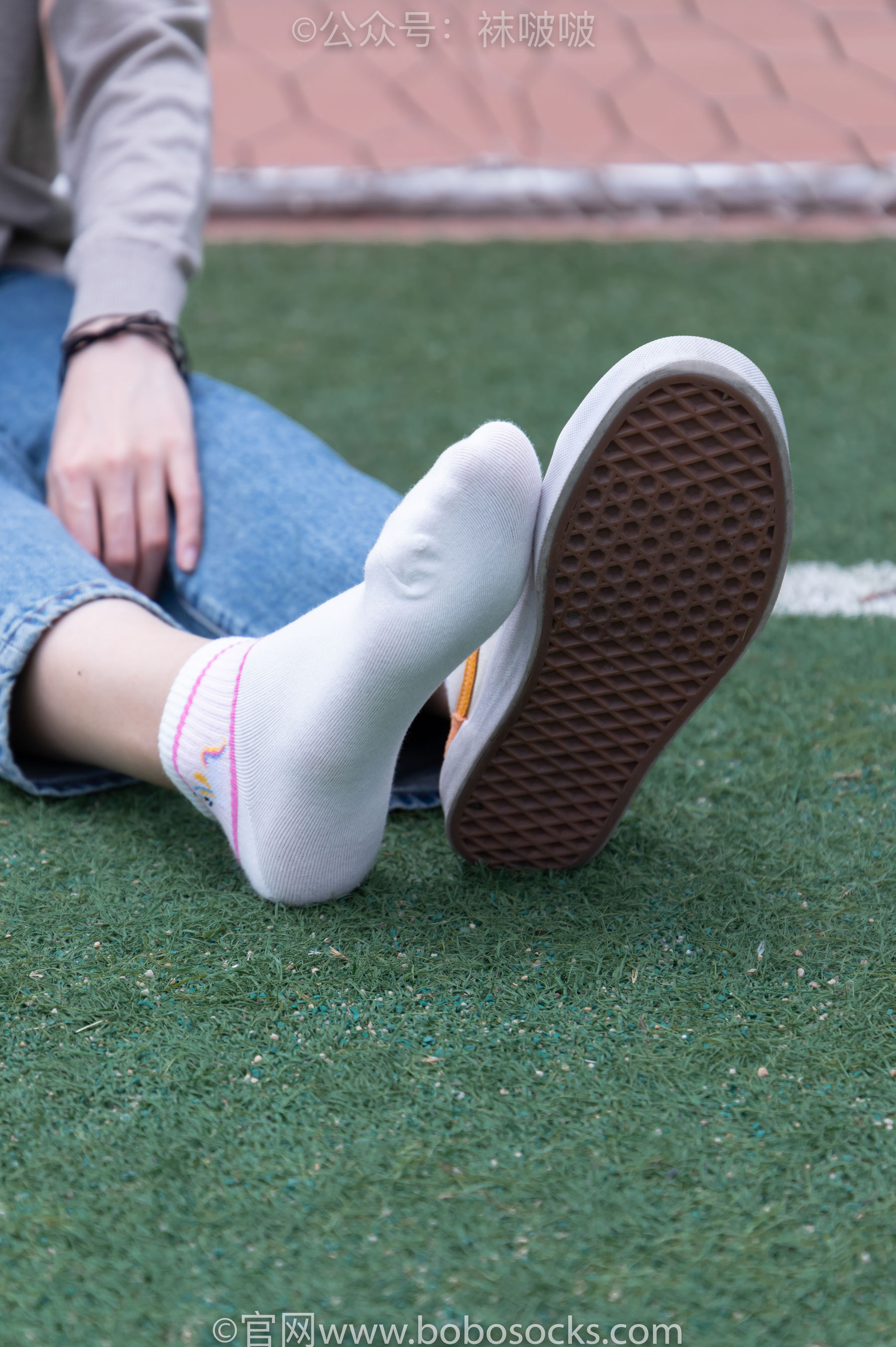 BoBoSocks袜啵啵 No.004 泡芙-vans帆布鞋、白棉袜、裸足