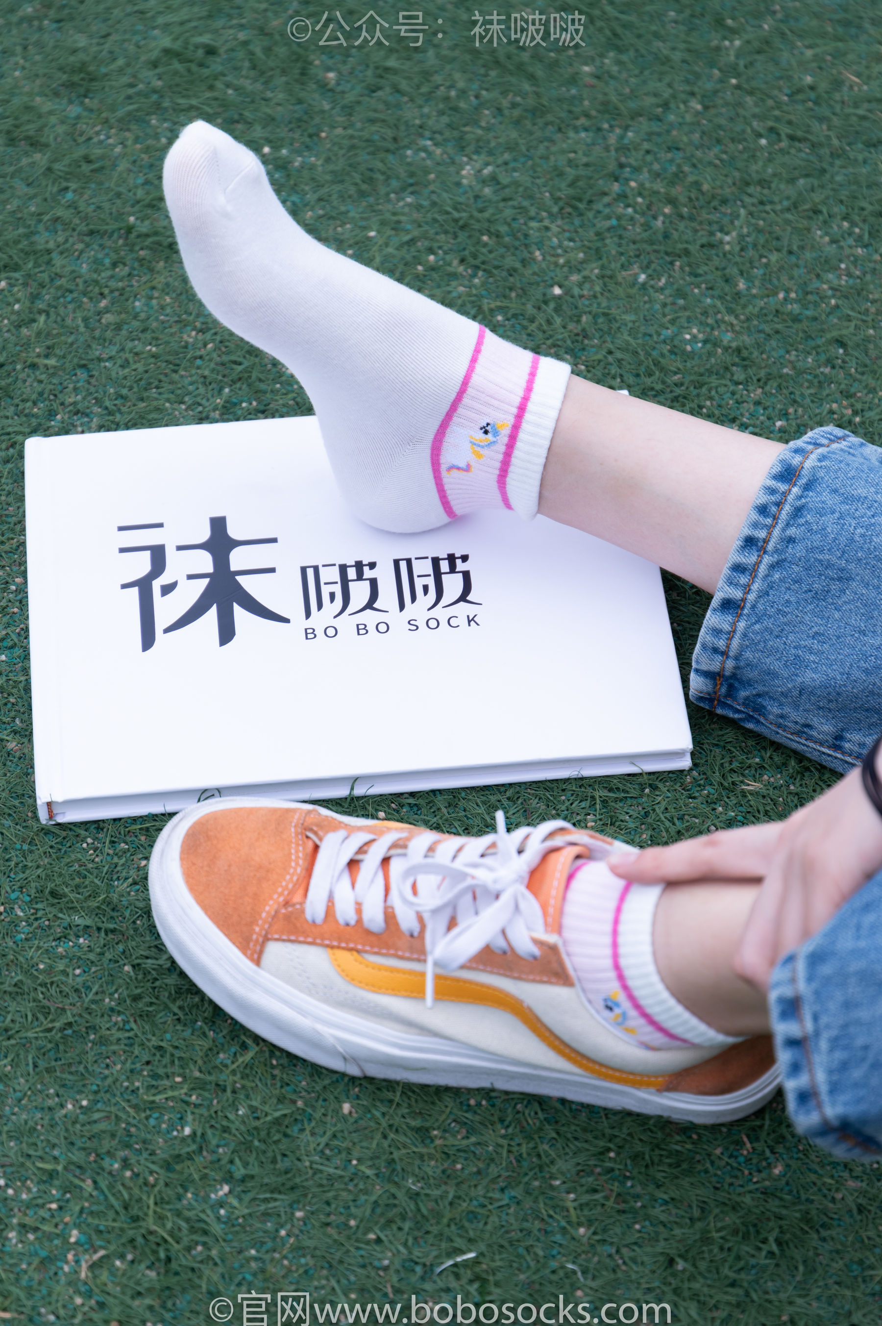 BoBoSocks袜啵啵 No.004 泡芙-vans帆布鞋、白棉袜、裸足