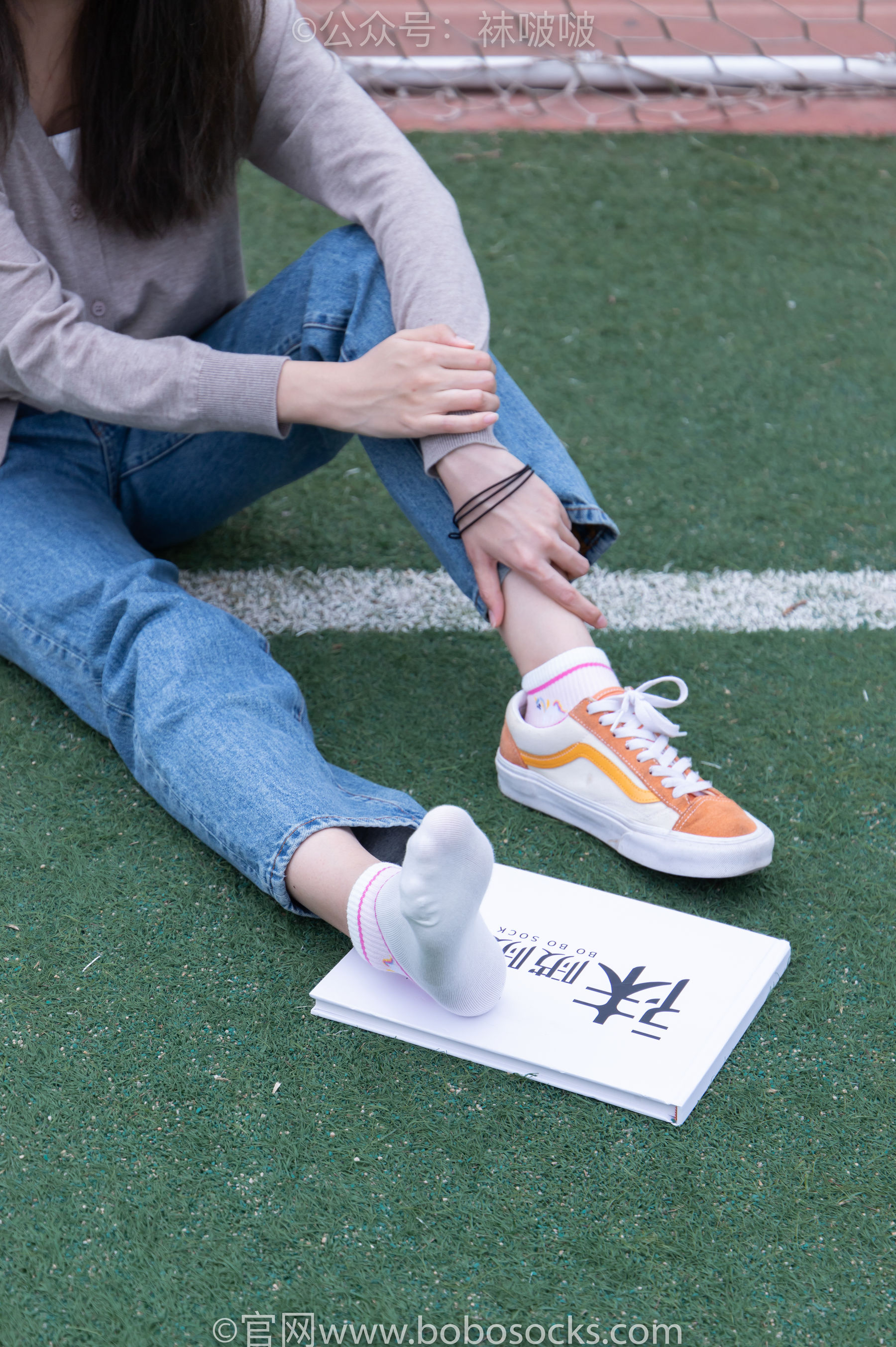BoBoSocks袜啵啵 No.004 泡芙-vans帆布鞋、白棉袜、裸足