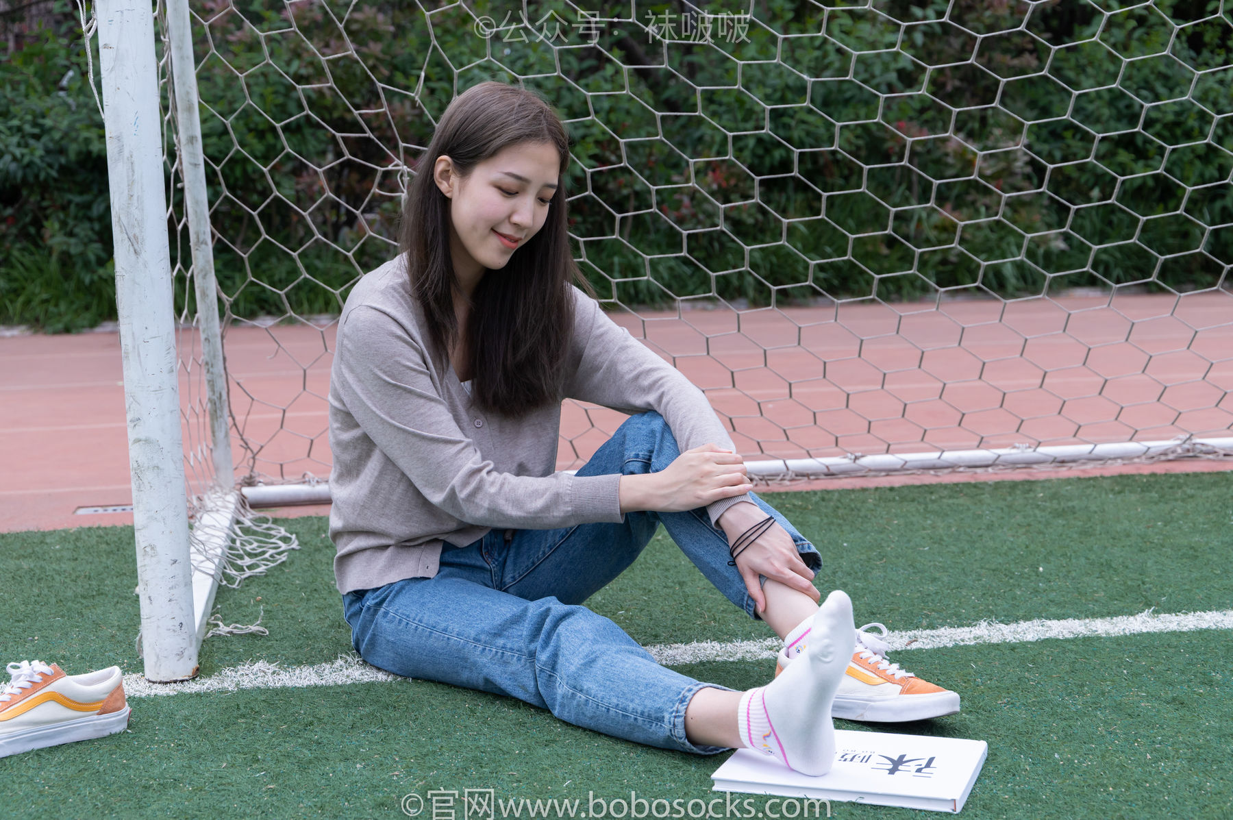 BoBoSocks袜啵啵 No.004 泡芙-vans帆布鞋、白棉袜、裸足